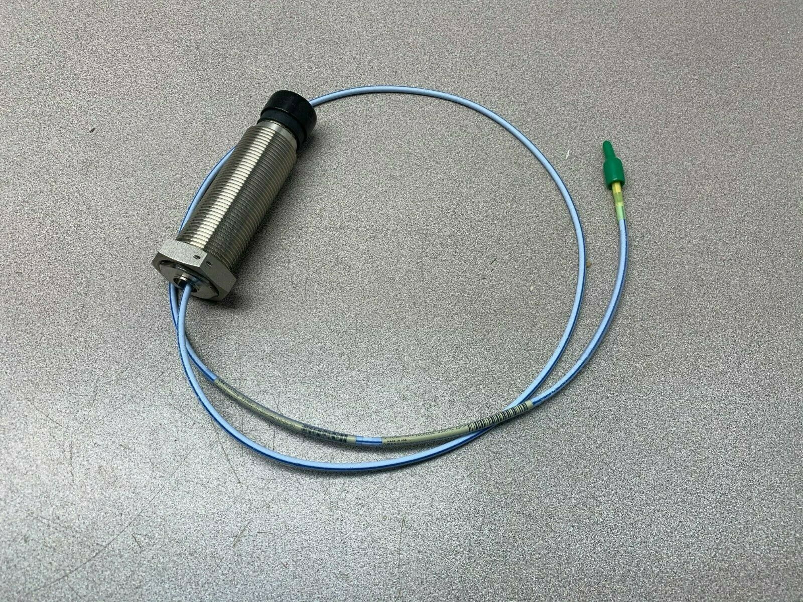 NEW NO BOX BENTLY NEVADA PROXIMITOR 330851-01-000-040-10-00-00