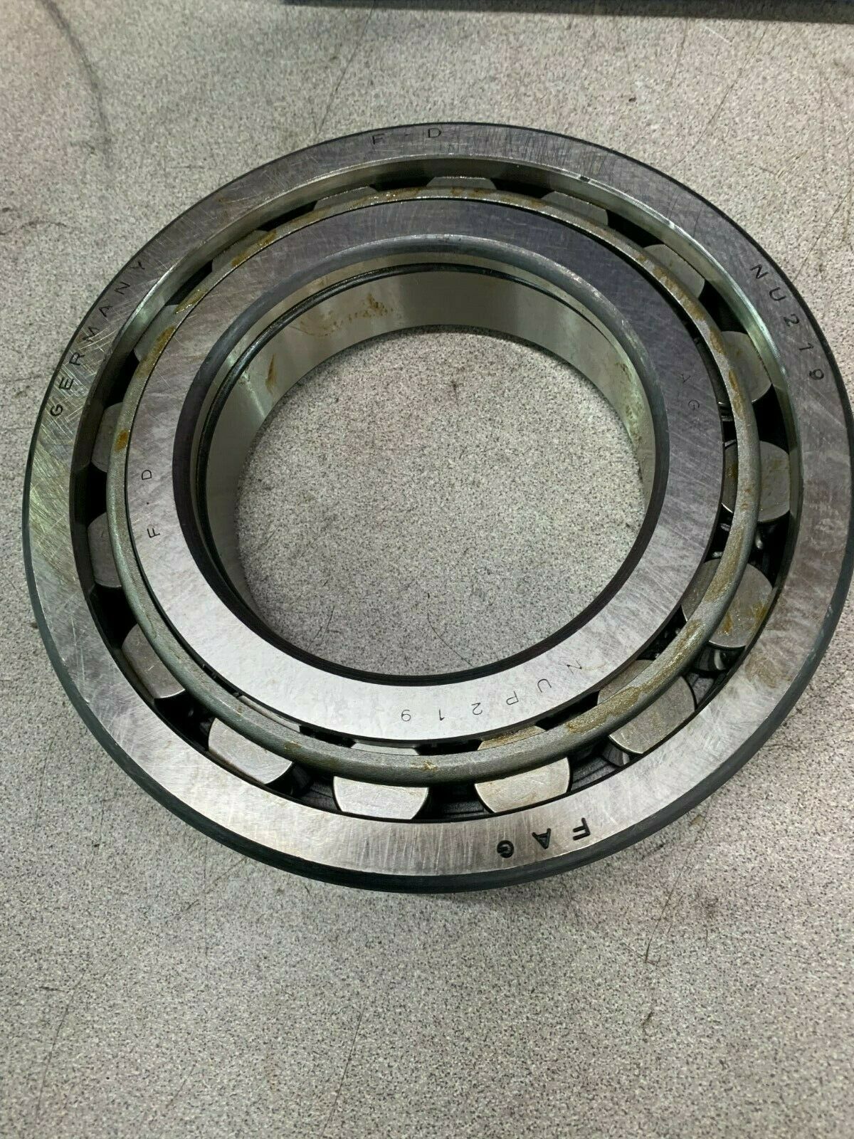 NEW IN BOX FAG NU219 CYLINDRICAL ROLLER BEARING WSN61219EV