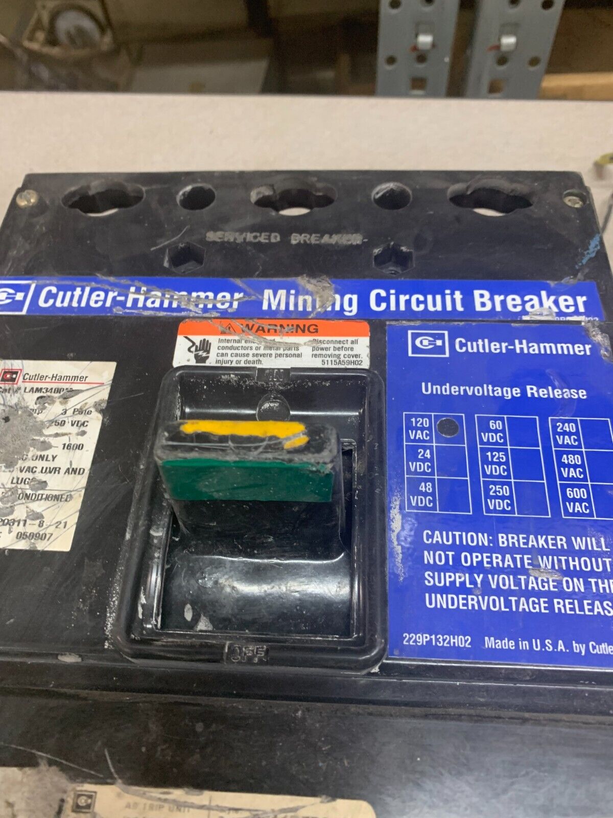 USED CUTLER-HAMMER 3 POLE 400AMP MINING CIRCUIT BREAKER LAM3400M WITH 2611D75G03