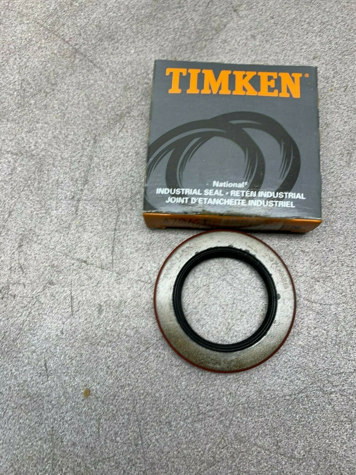 NEW IN BOX TIMKEN OILSEAL 470625