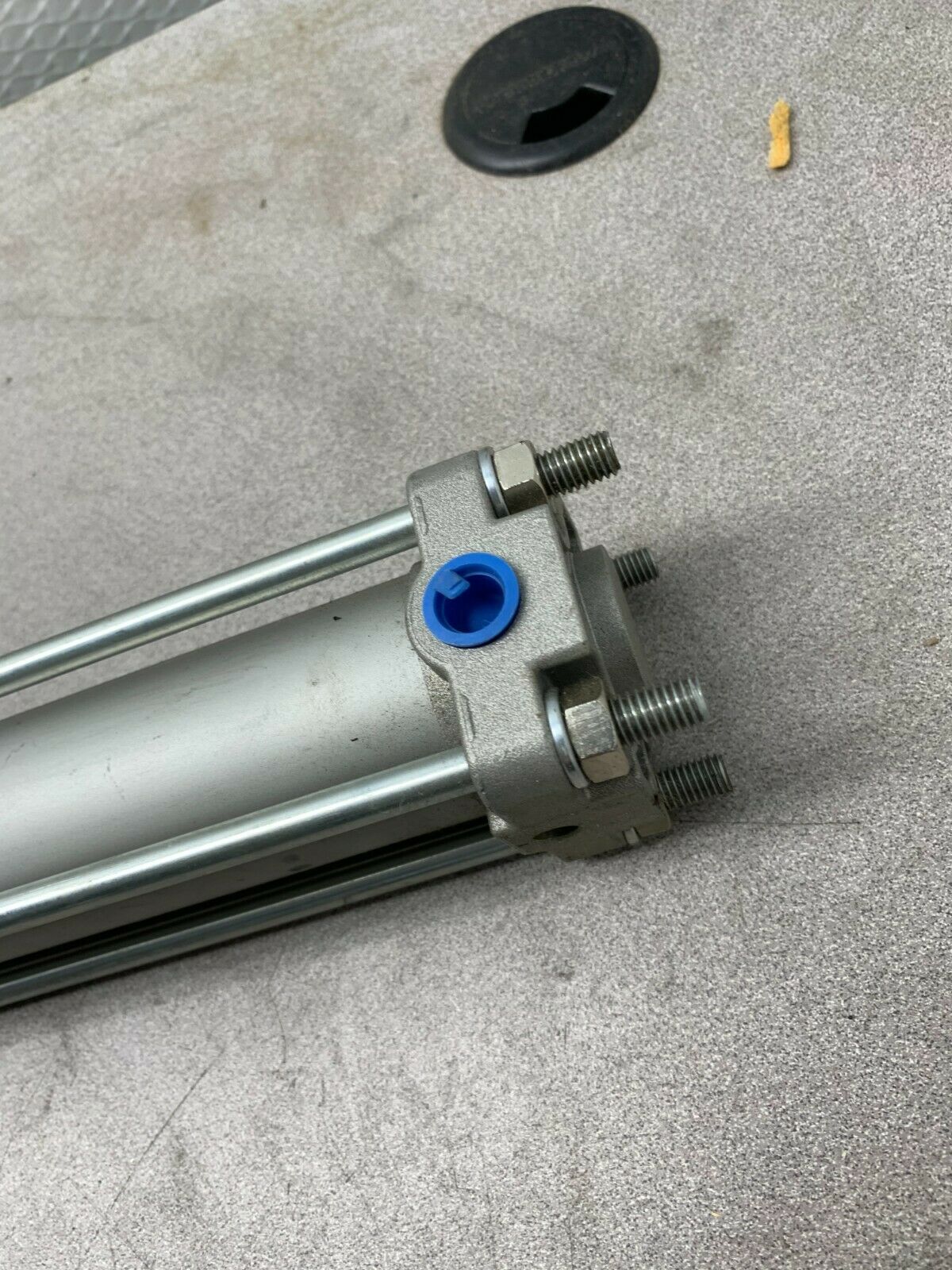 NEW NO BOX SMC PNEUMATIC CYLINDER CDA2B40-460