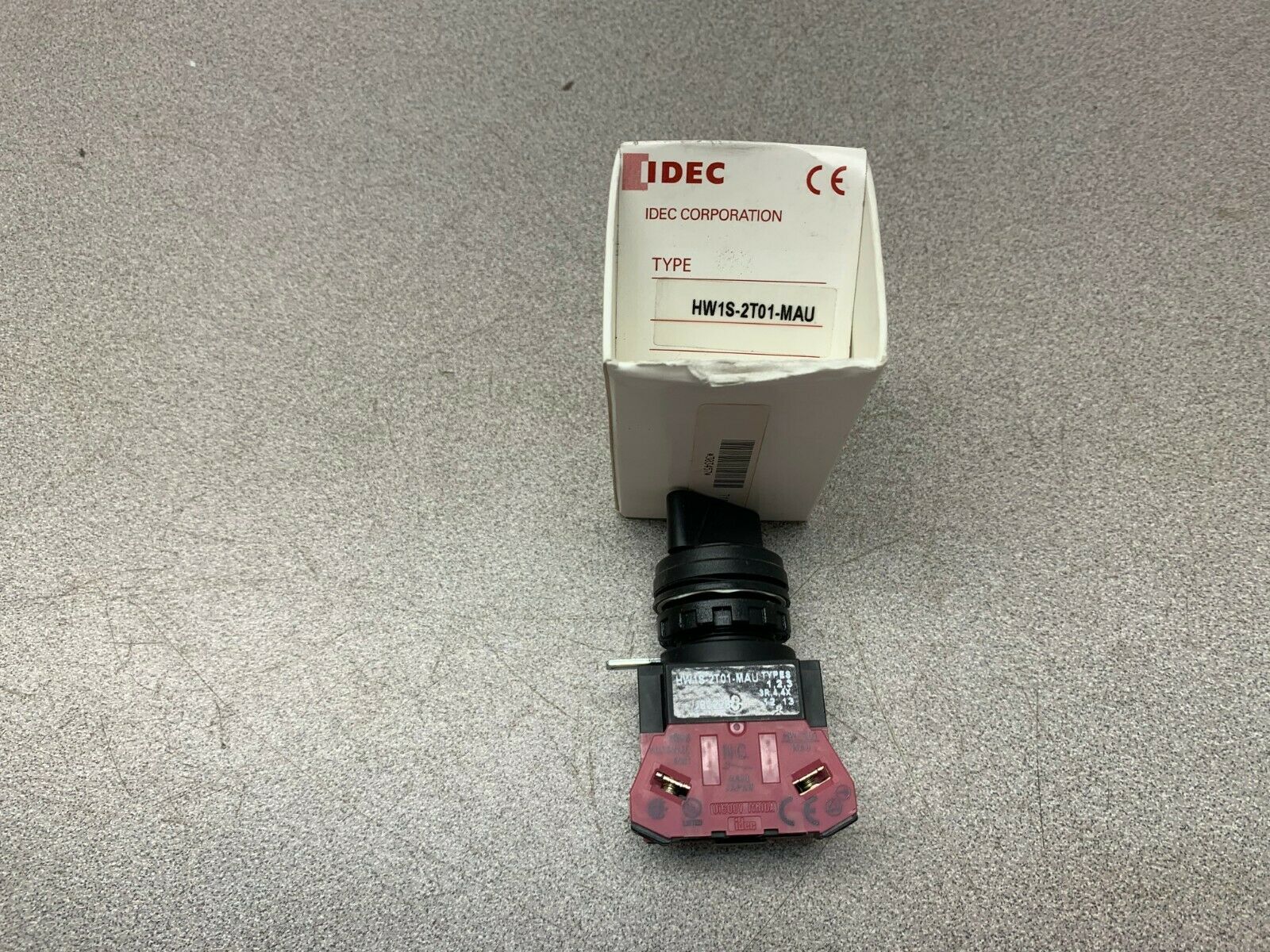 NEW IN BOX IDEC SELECTOR SWITCH HW1S-2T01-MAU