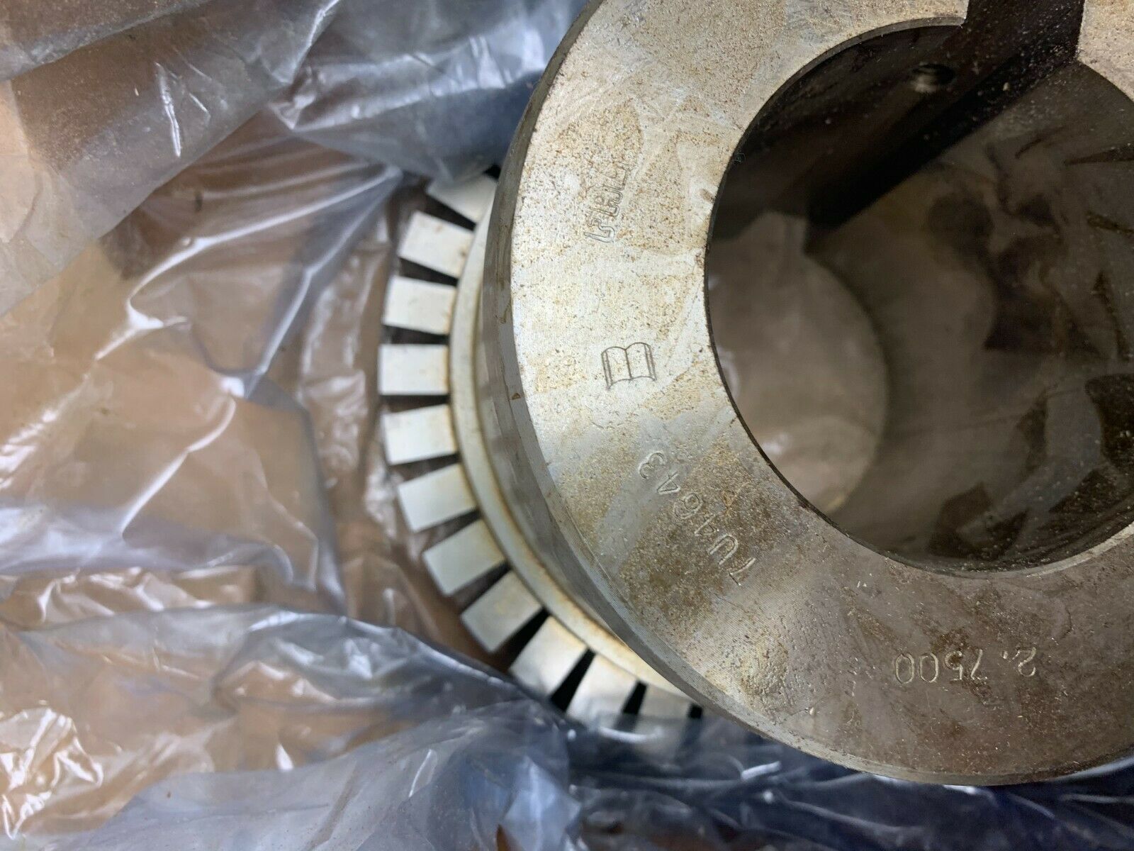 NEW IN BOX FALK 1090T HUB 2.7500 BORE 5/8 X 5/16 KW 0710930