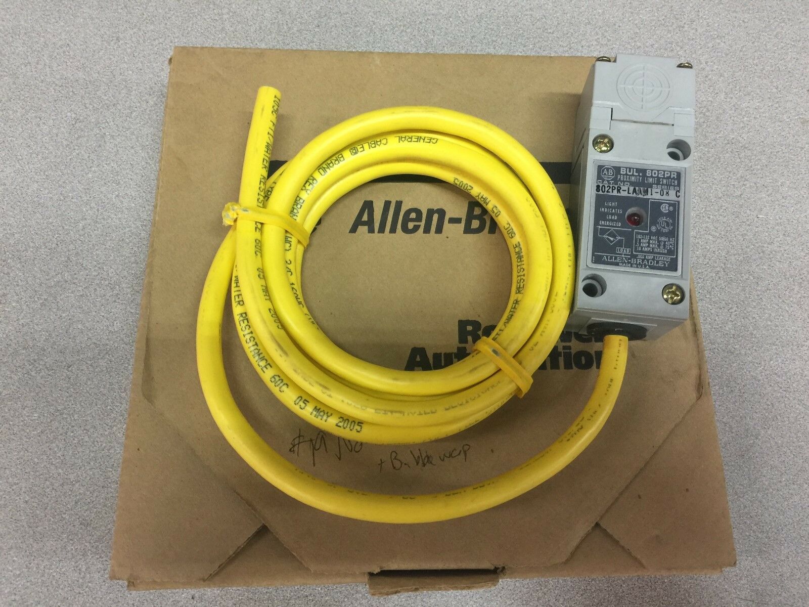 NEW IN BOX ALLEN BRADLEY PROXIMITY SWITCH 802PR-LAAM1-08