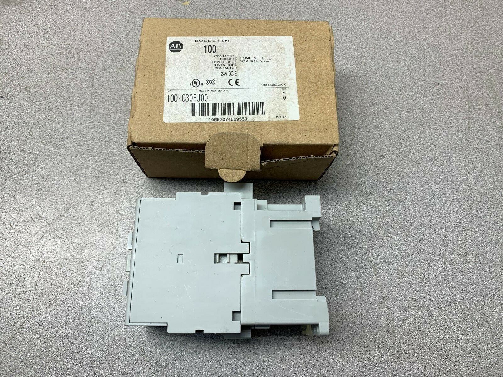 NEW IN BOX ALLEN BRADLEY CONTACTOR 100-C30RJ00 SERIES C