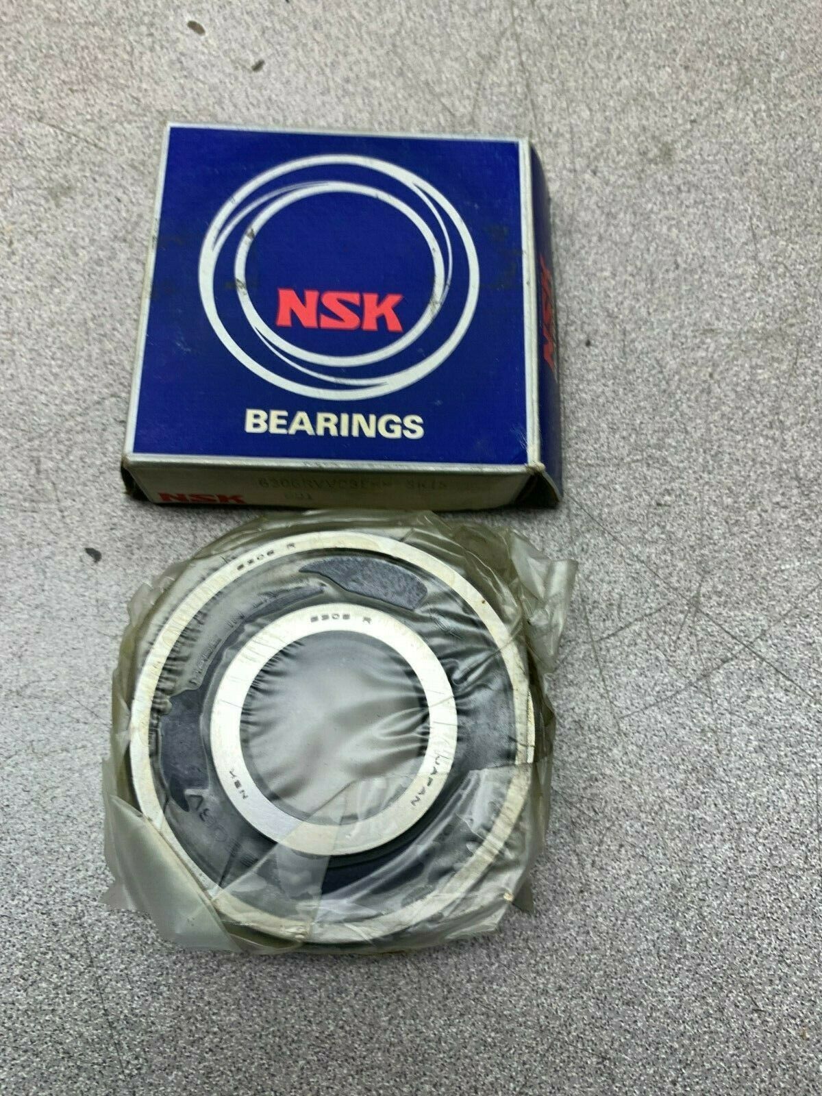 NEW IN BOX NSK BALL BEARING 6306RVVC3E