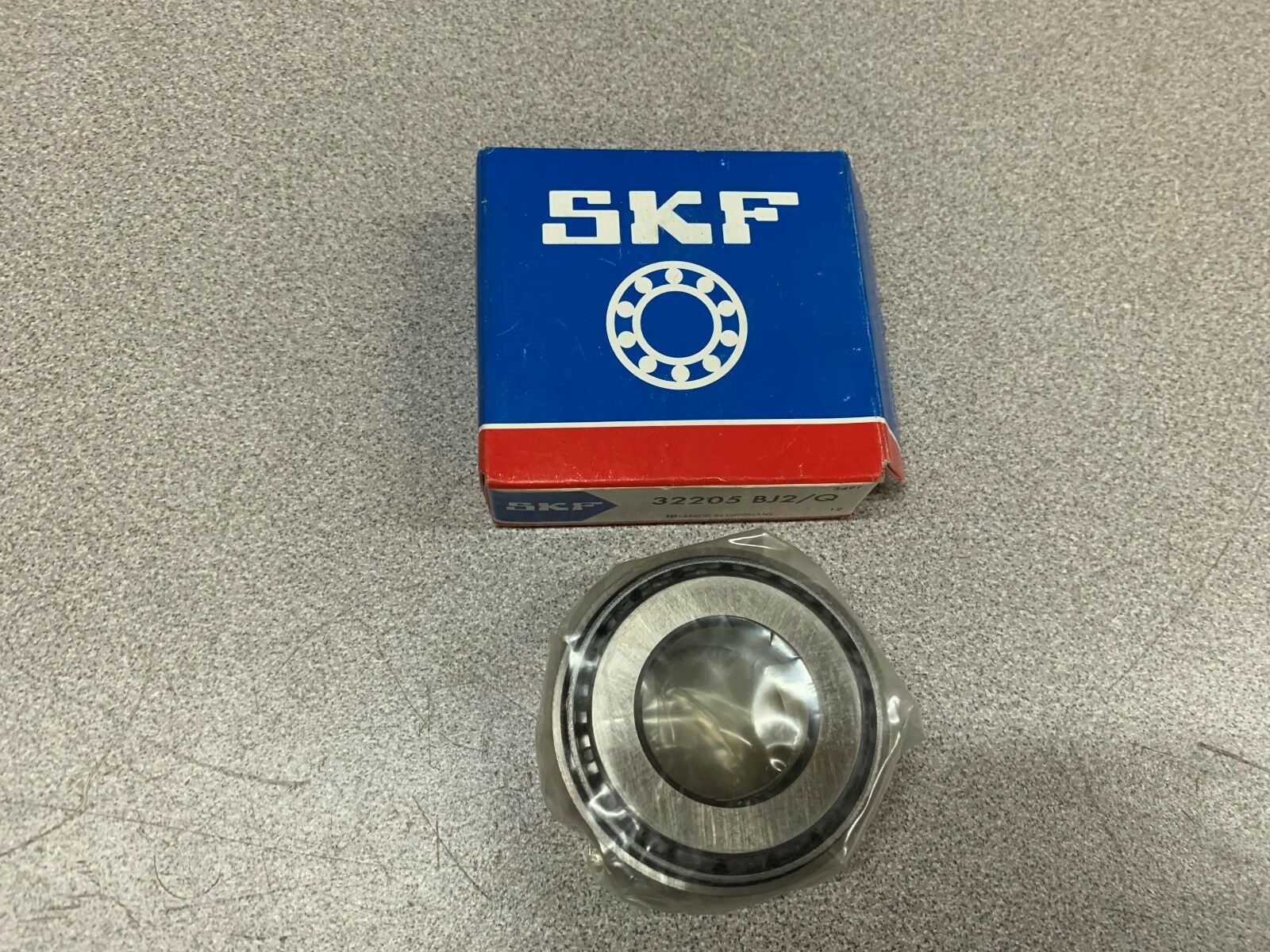 NEW IN BOX SKF BEARING 322-5 BJ2/Q