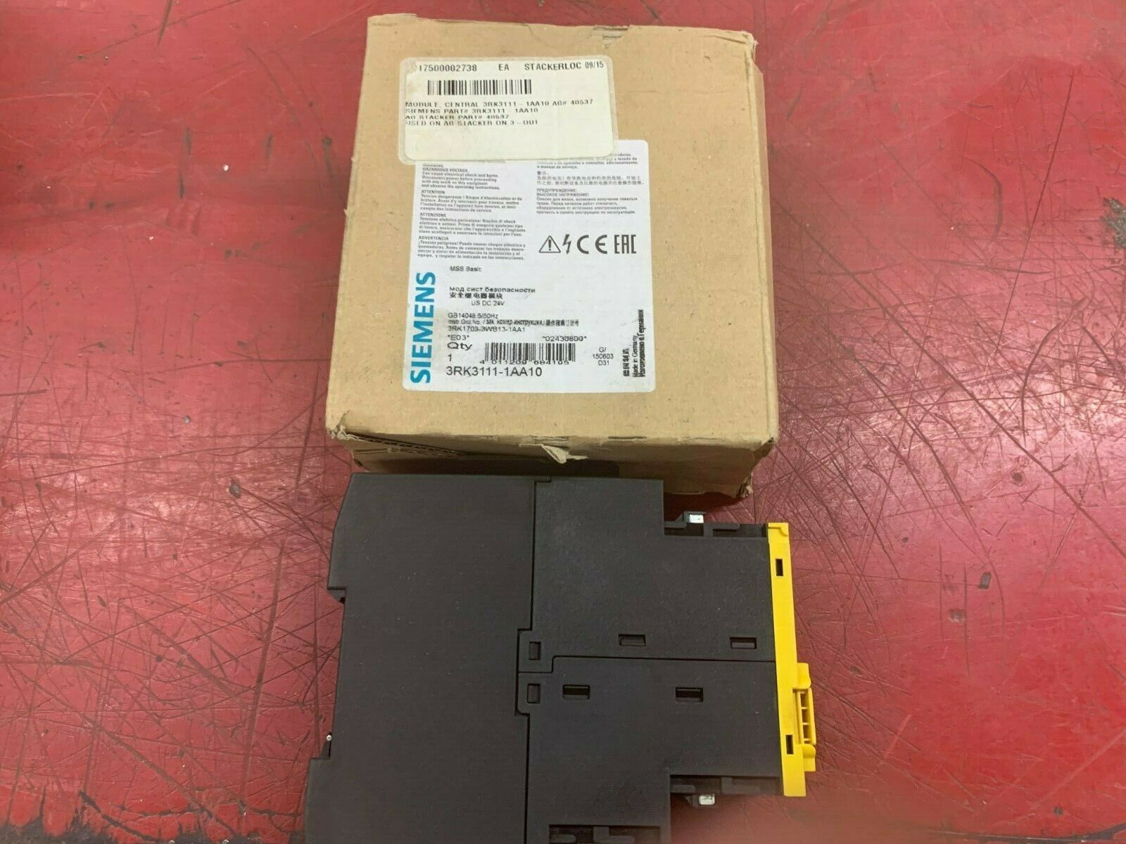 NEW IN BOX SIEMENS SAFETY MODULE 3RK3111-1AA10