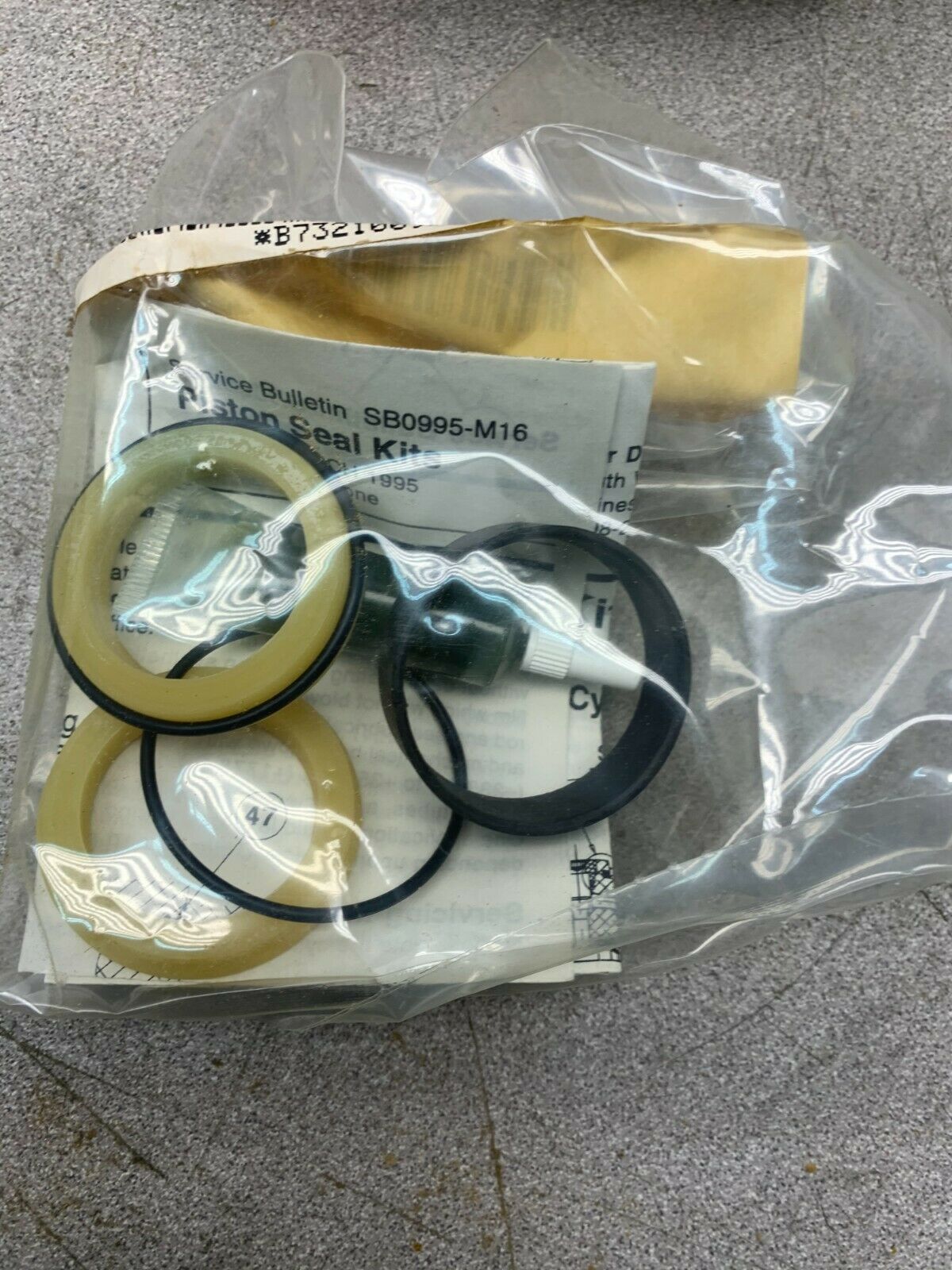 NEW IN BOX SCHRADER BELLOWS PISTON KIT B7321009