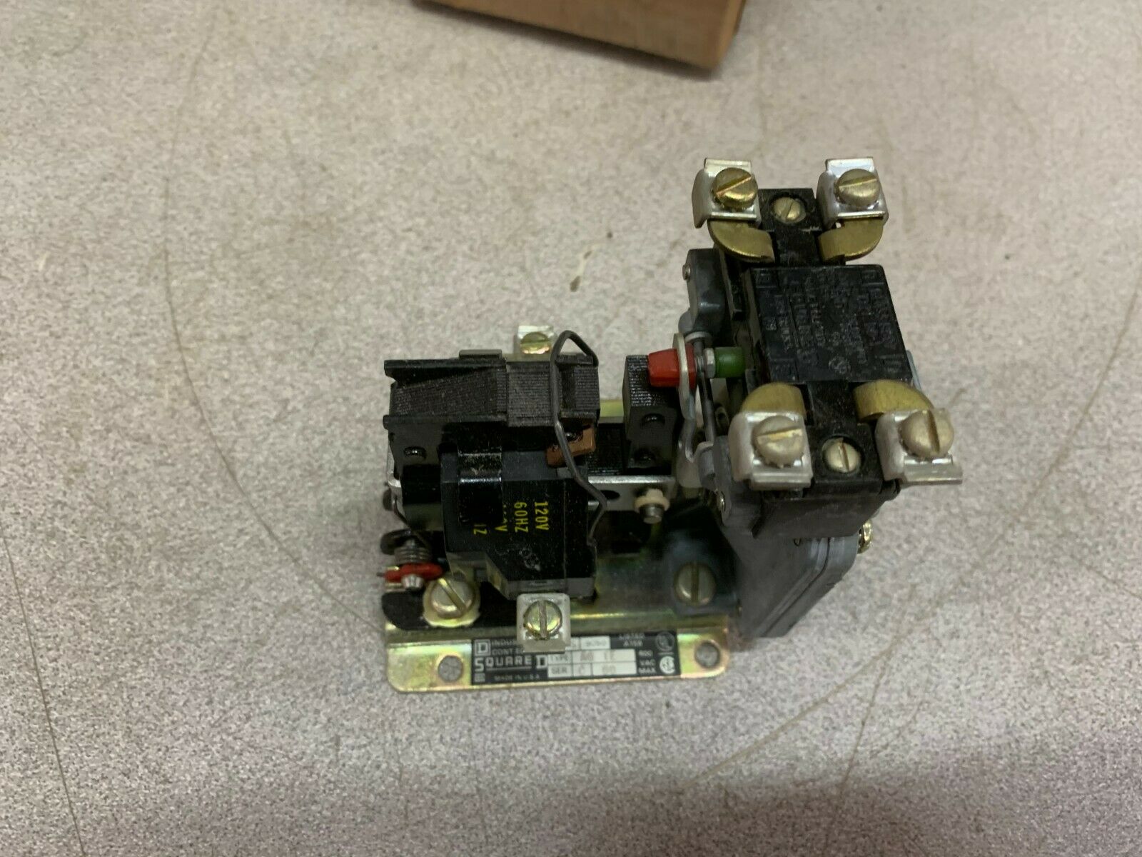 NEW SQUARE D 9050 A0-1E PNEUMATIC TIMING RELAY 9050 AO-1E