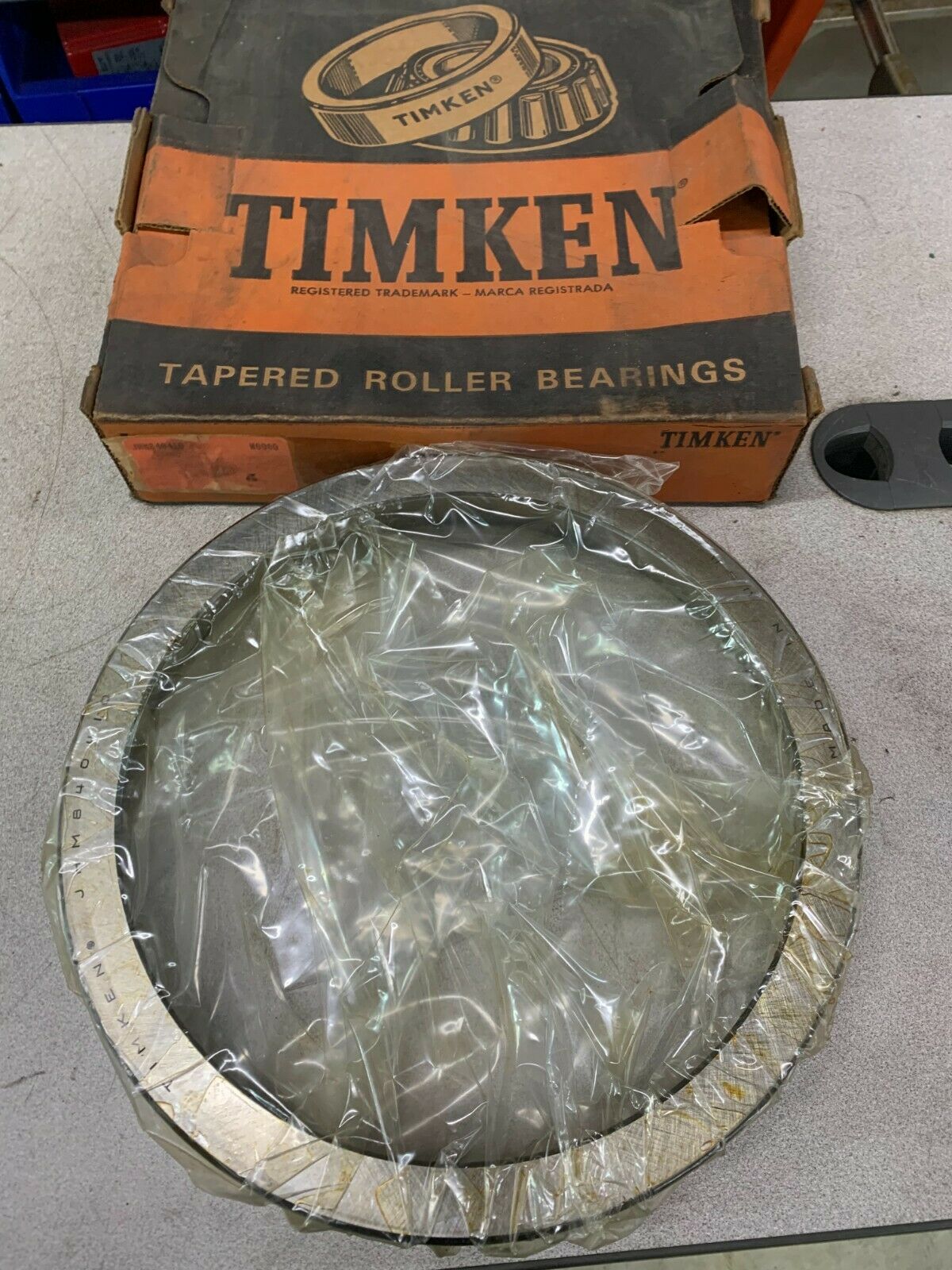 NEW IN BOX TIMKEN TAPERED ROLLER BEARING CUP JHM840410 RACE