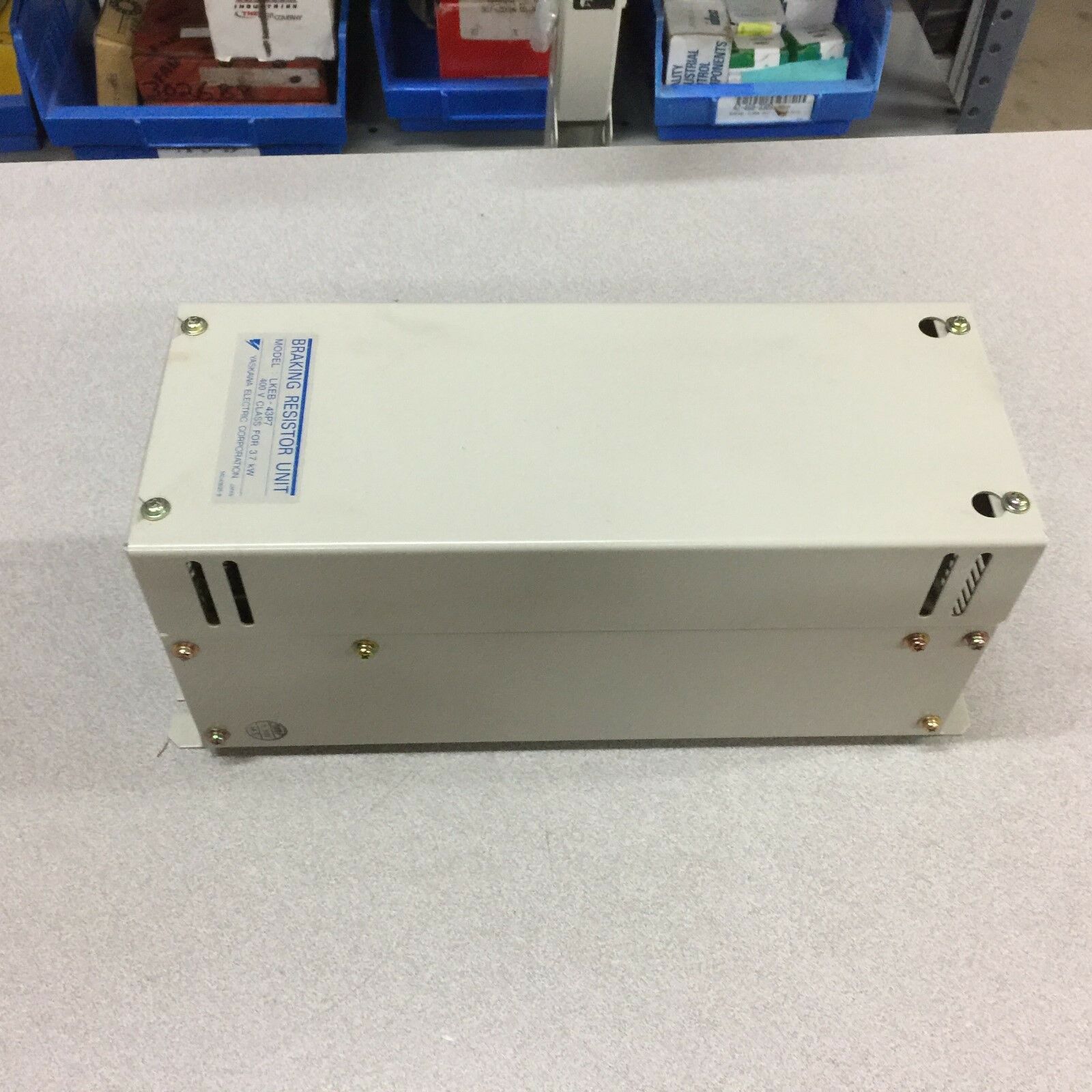 NEW NO BOX YASKAWA 400V 3.7KW BRAKING RESISTOR UNIT LKEB-43P7