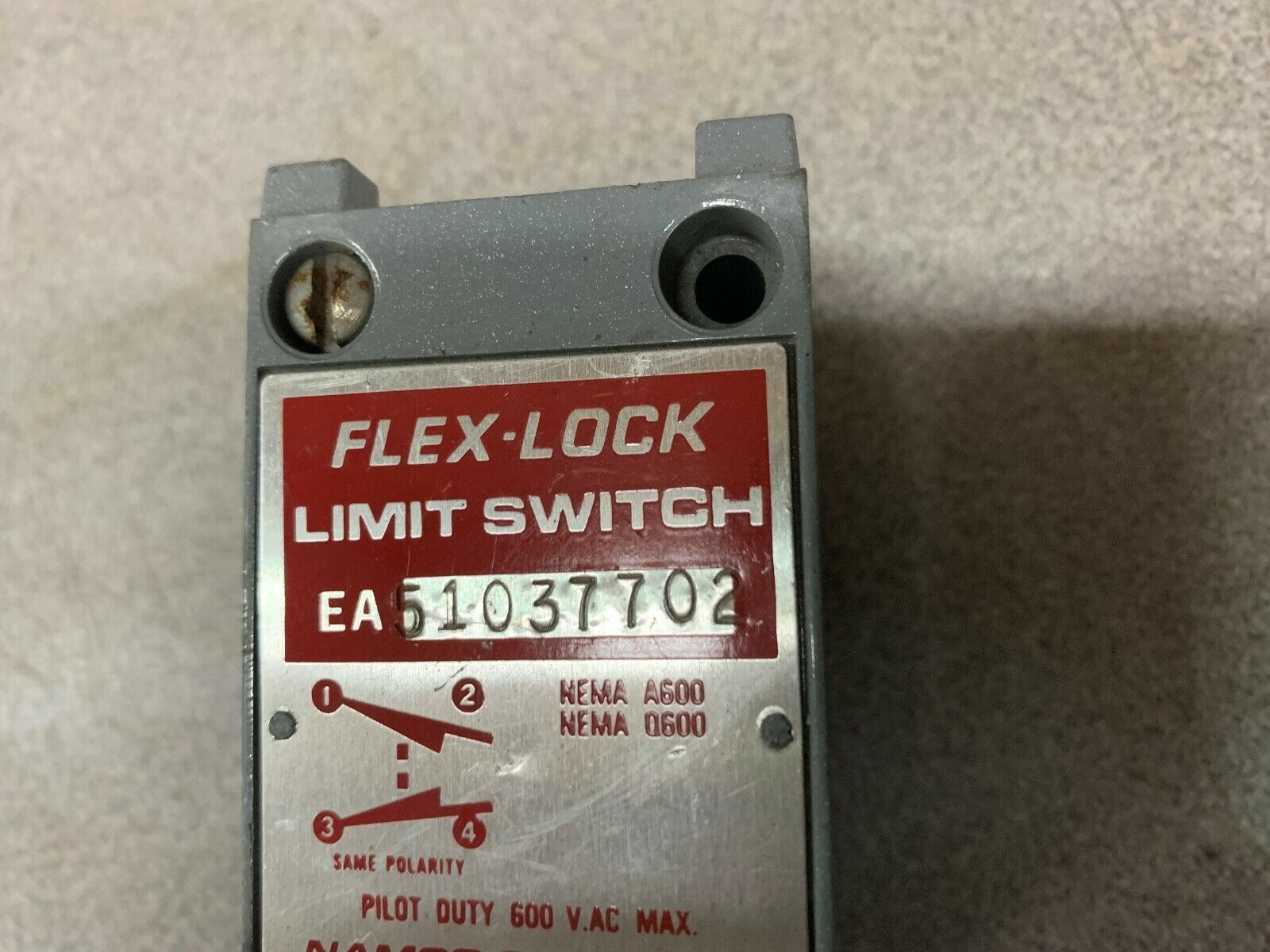 NEW NO BOX NAMCO FLEX-LOCK LIMIT SWITCH EA51037702