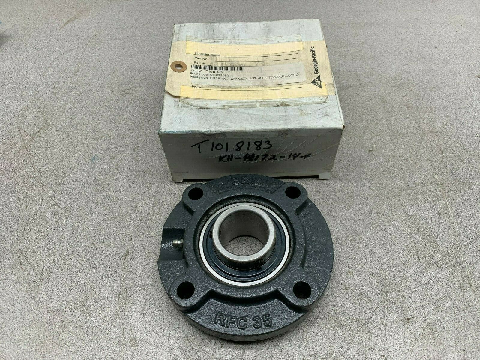 NEW RFC 35 PILOTED FLANGE BEARING SKF YAR 207-2F