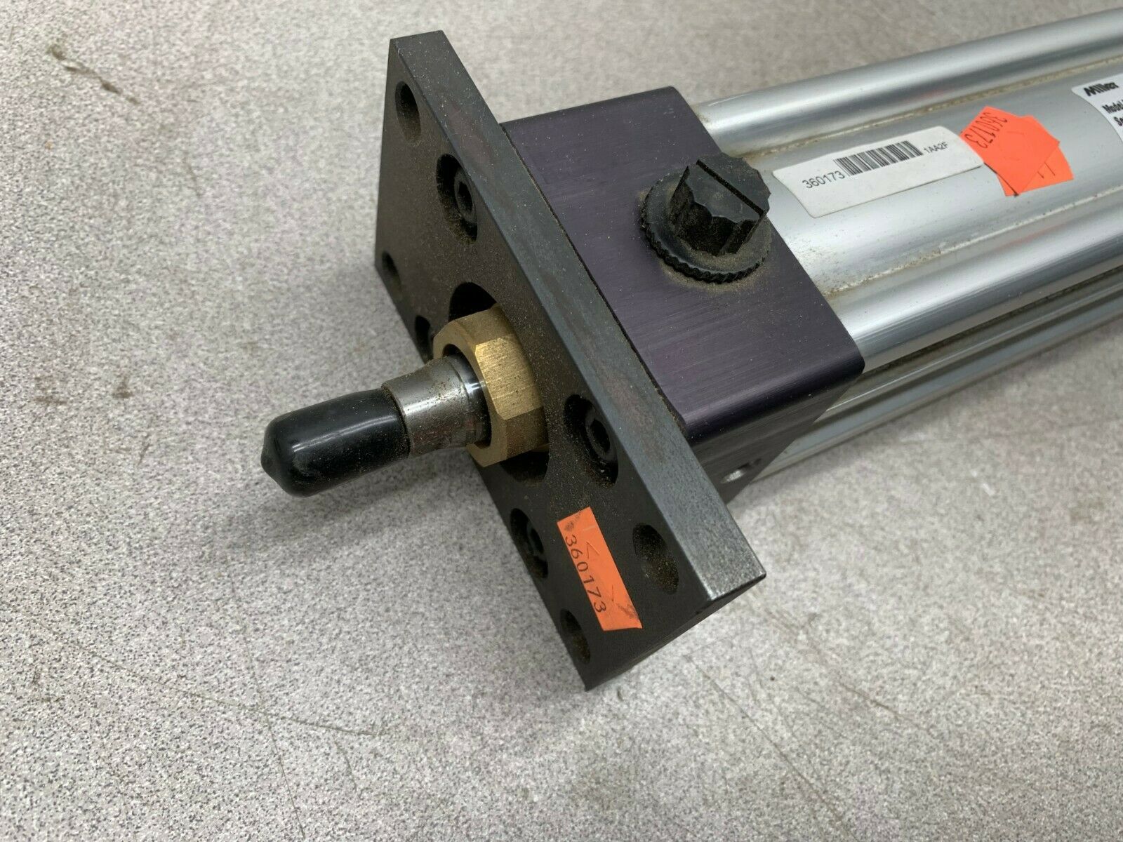 NEW NO BOX MILLER 4MA SERIES PNEUMATIC CYLINDER 02.00 CJ4MA1U14AC 10.000