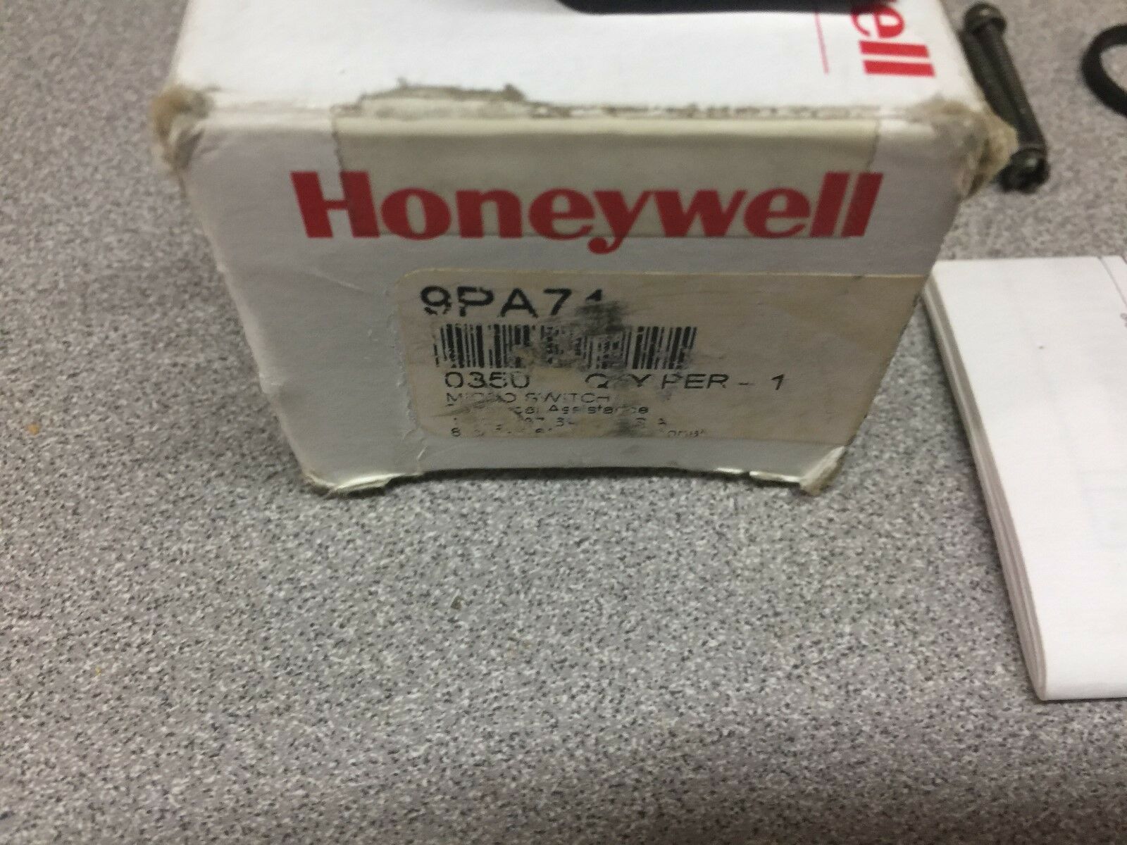 NEW IN BOX HONEYWELL LIMIT SWITCH HEAD 9PA74