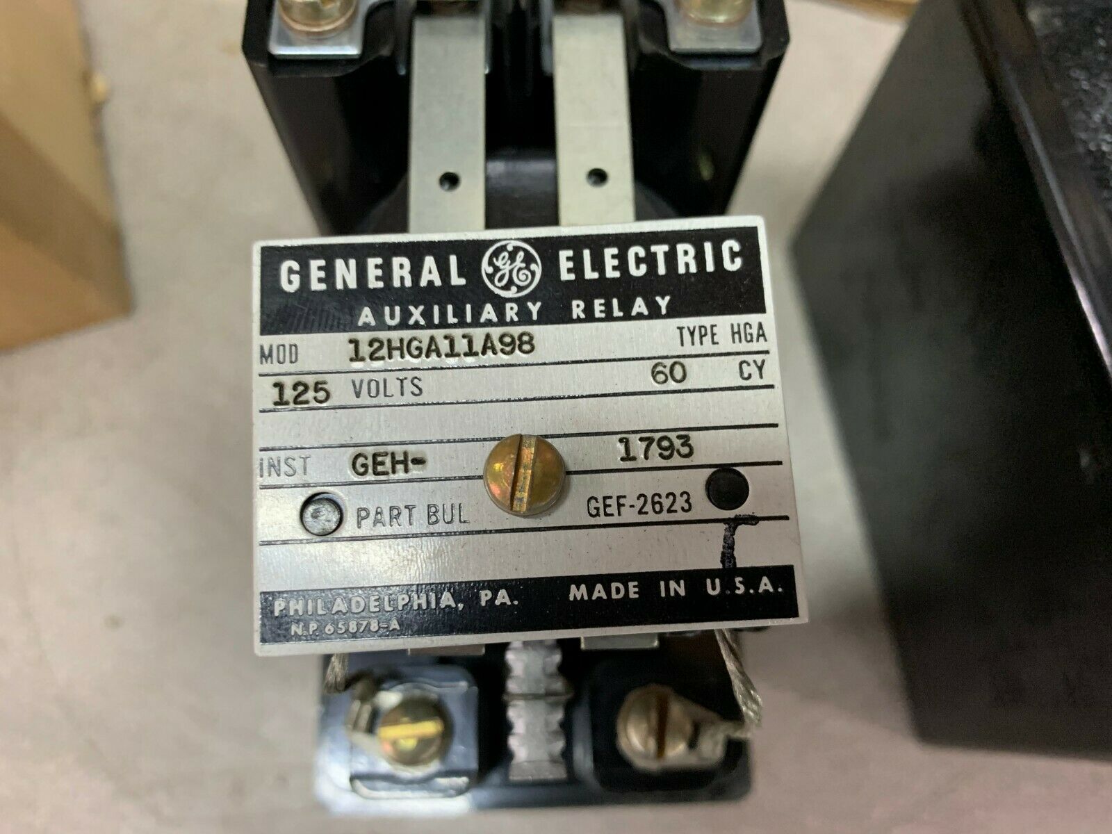 NEW IN BOX GENERAL ELECTRIC AUXILIARY RELAY 12HGA11A98