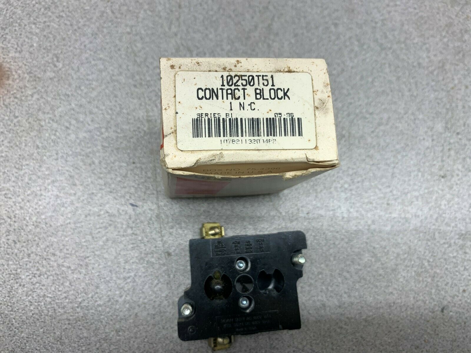 NEW IN BOX EATON CONTACT BLOCK 10250T51