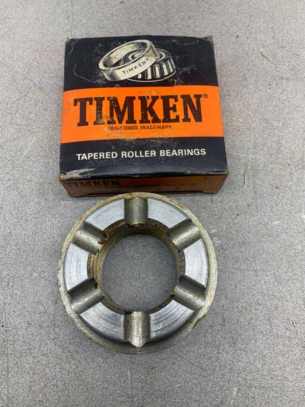 NEW IN BOX TIMKEN COMB. NUT & DUST COLLAR T-56003