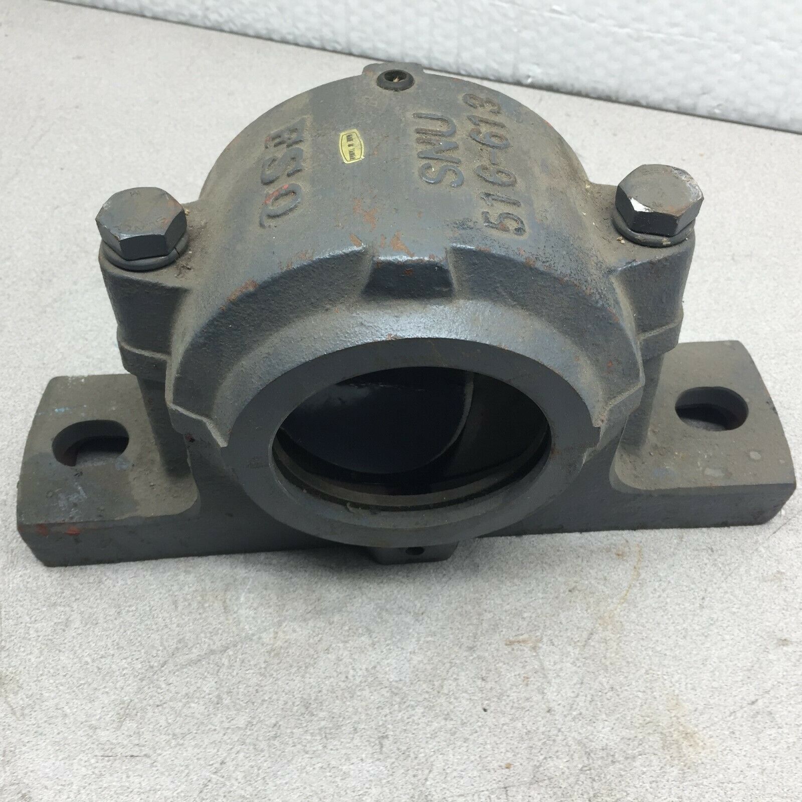 NEW NO BOX FSQ SPLIT CASE PILLOW BLOCK BEARING 516-613