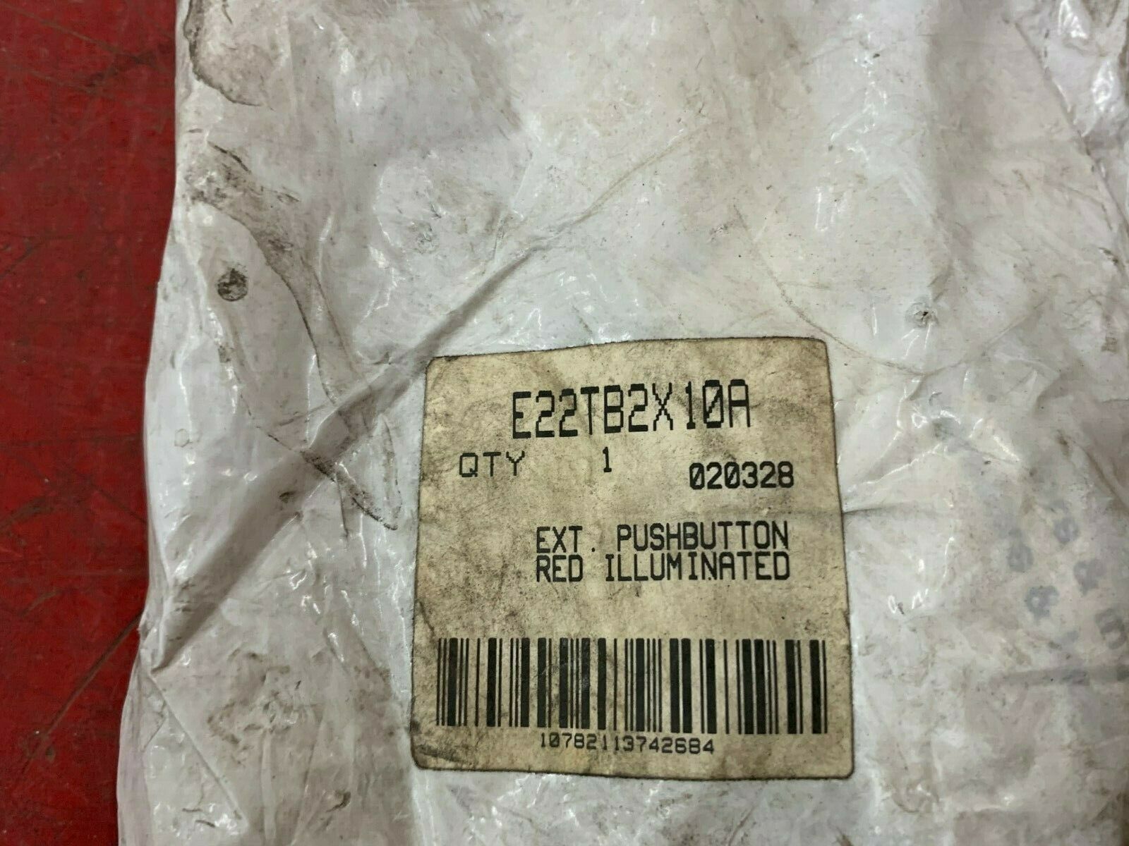 NEW IN BAG CUTLER HAMMER RED PUSHBUTTON E22TB2X10A