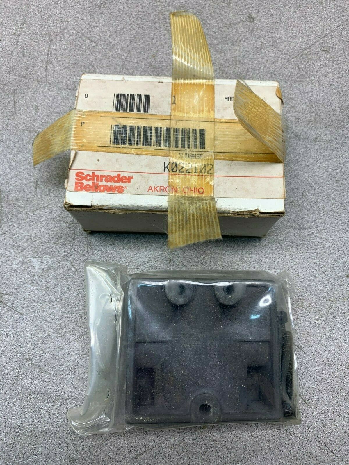 NEW IN BOX SCHRADER BELLOWS SUB BASE K022102