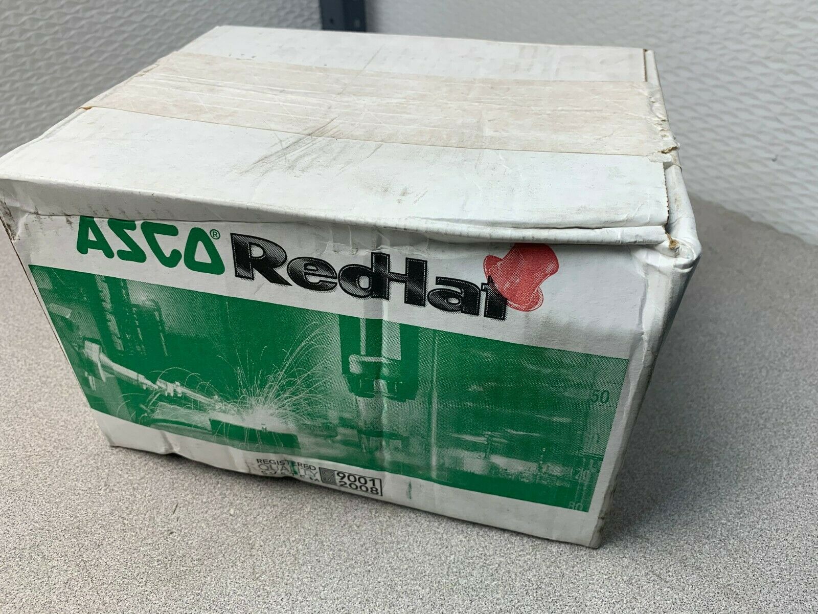 NEW IN BOX ASCO RED HAT 1/4" SOLENOID VALVE 125VDC. COIL 2126302RU