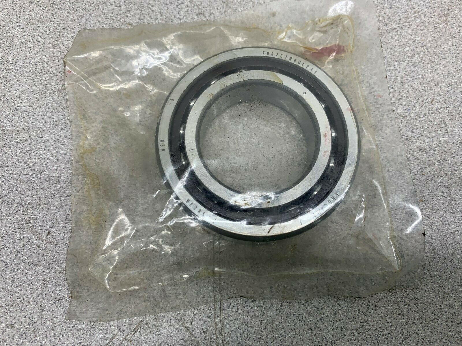 NEW NO BOX NSK BEARING 7007CTRDULP4Y