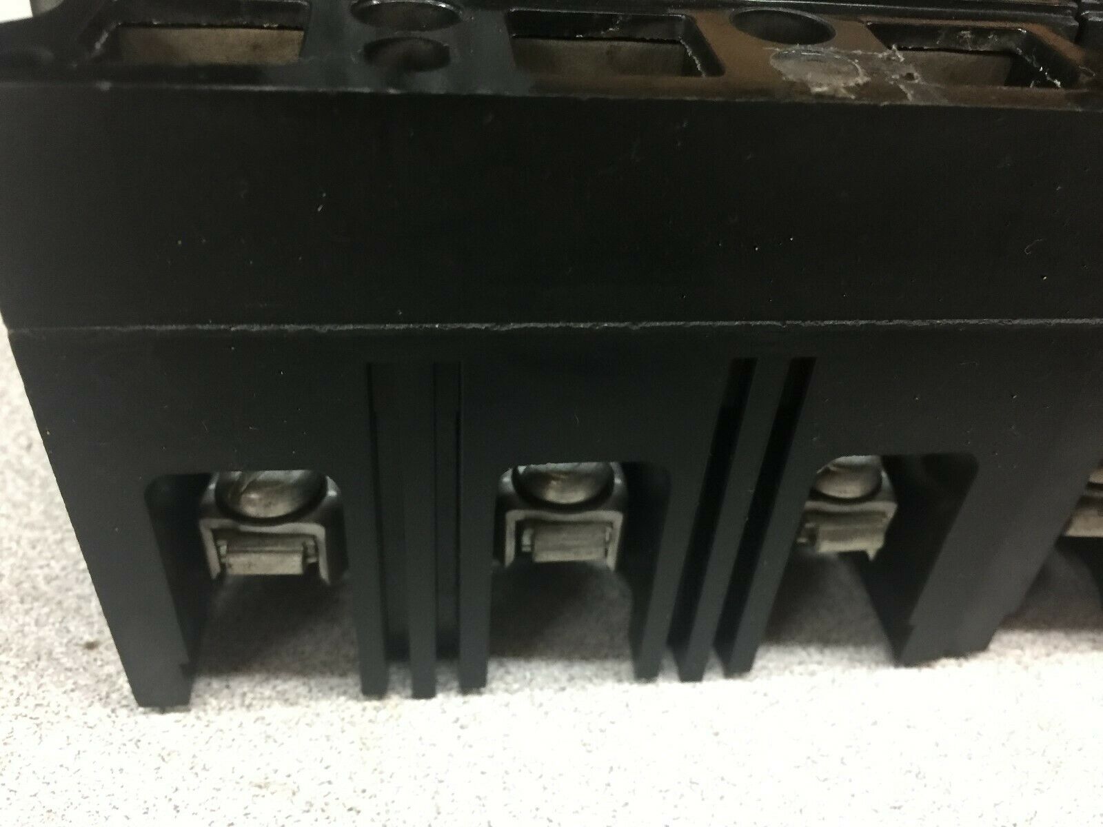 USED (LOT OF 2) GE 3AMP 3POLE 600VAC BREAKER TEC36003