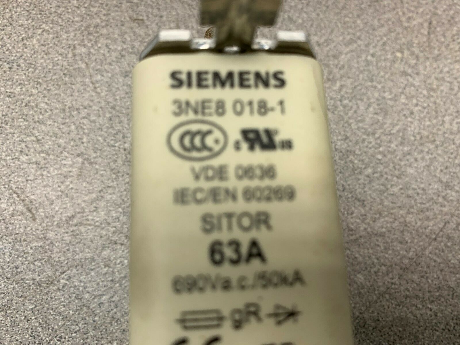 NEW NO BOX SIEMENS FUSE 3NE8 018-1