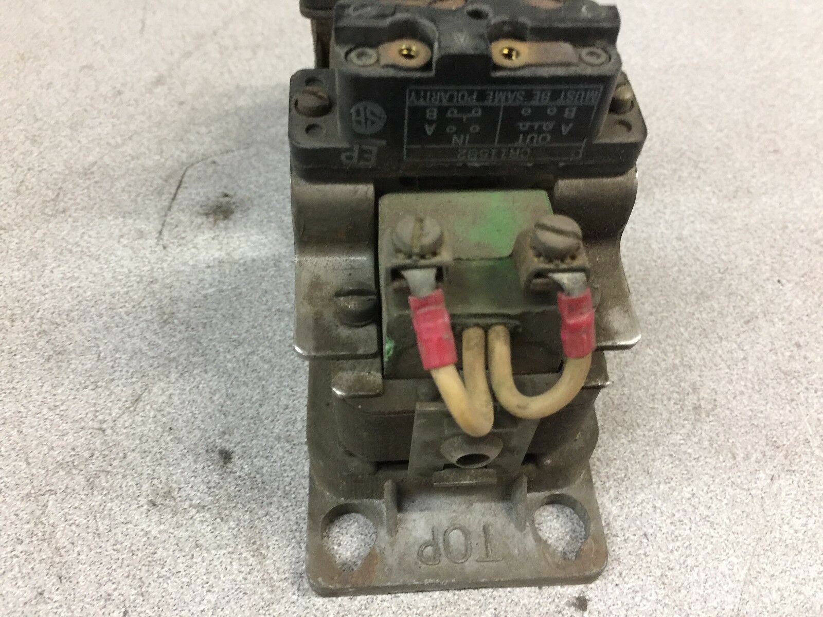 USED GE 115VAC RELAY CR2820B111AA2