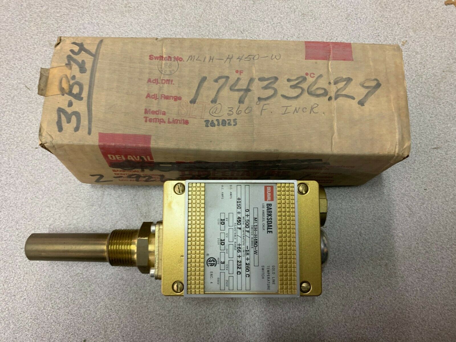 NEW IN BOX BARKSDALE TEMPERATURE SWITCH ML1H-H450-W