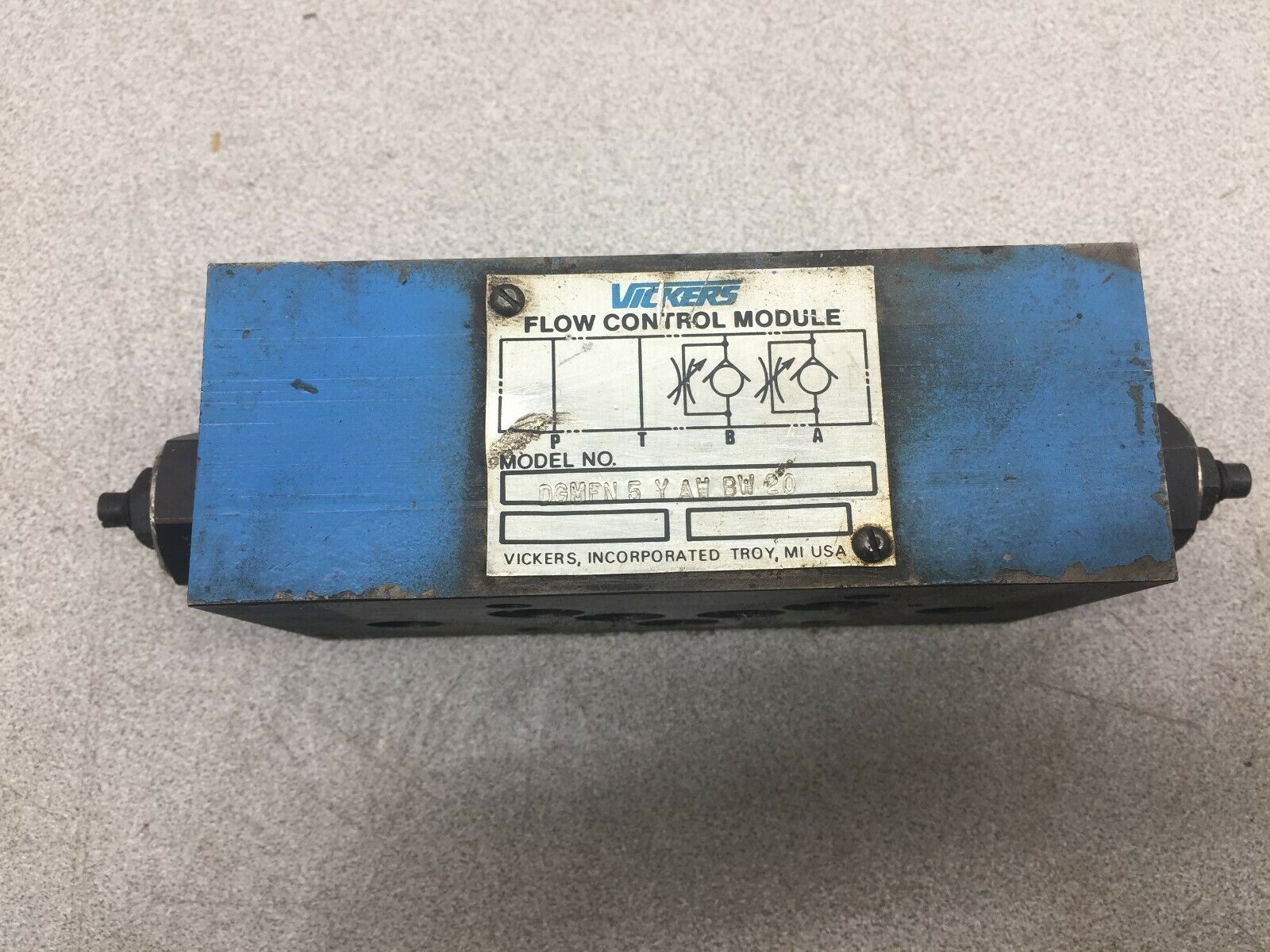 USED VICKERS FLOW CONTROL MODULE DGMFN-5-Y-AW-BW-20