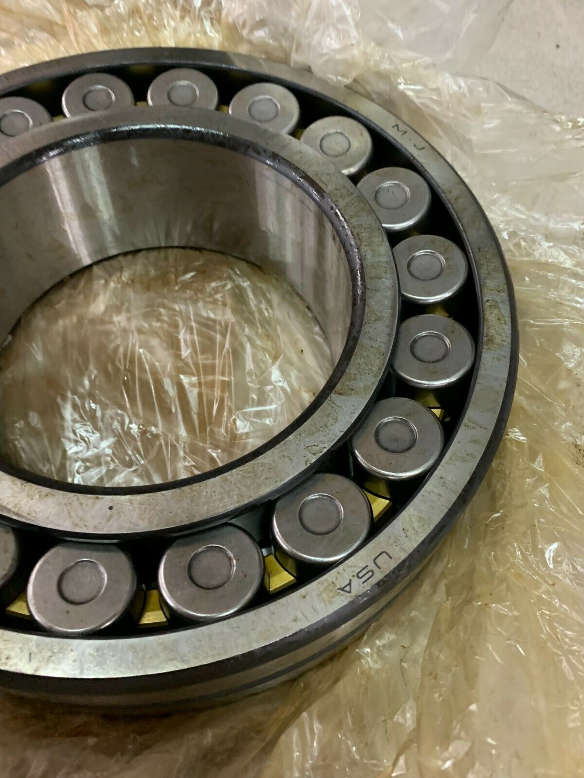 NEW NO BOX FAG 22226EASM SPHERICAL ROLLER BEARING 22226EASMC3