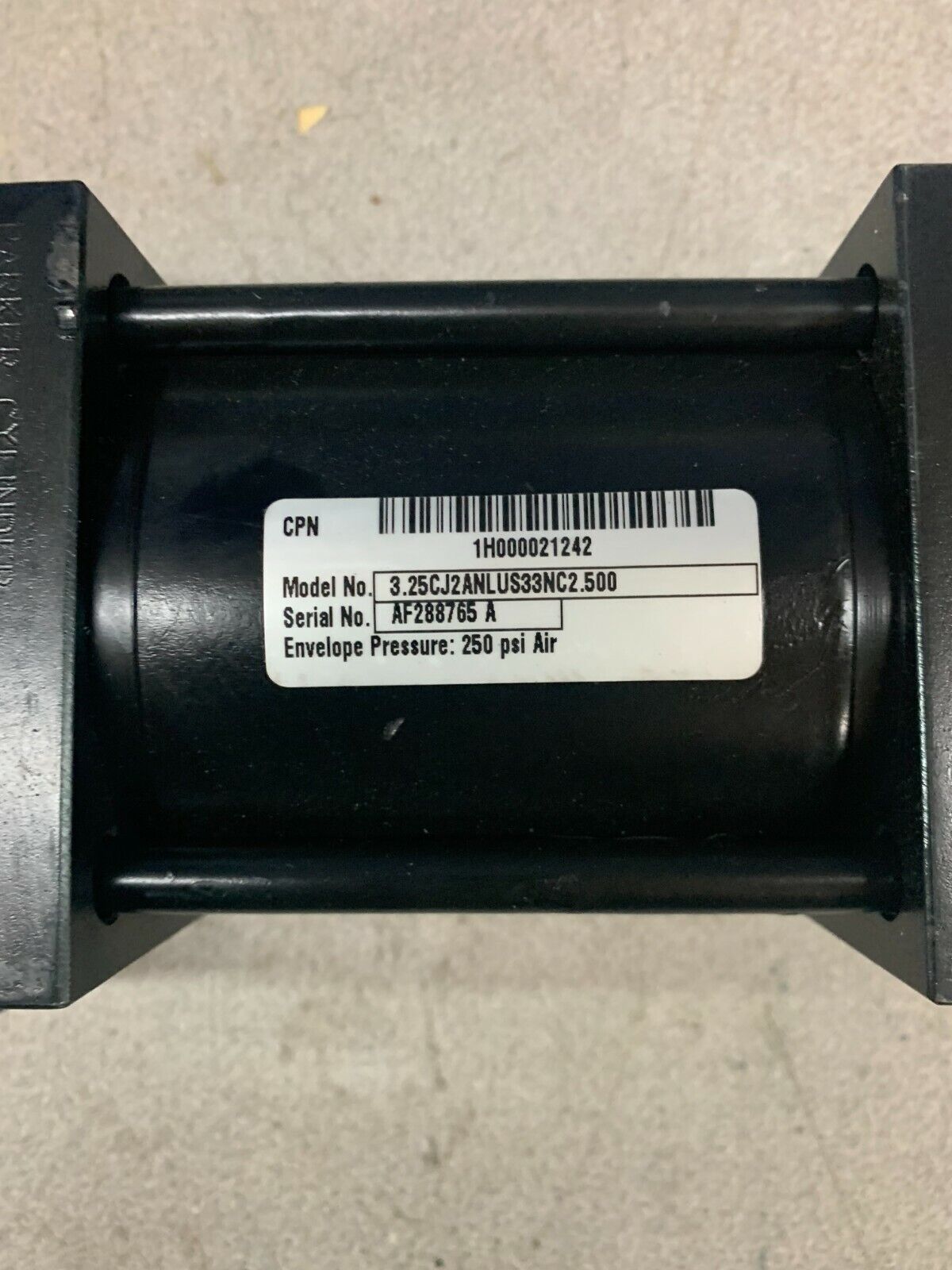 NEW NO BOX PARKER HYDRAULIC CYLINDER 3.25 CJ2ANLUS33NC 2.500