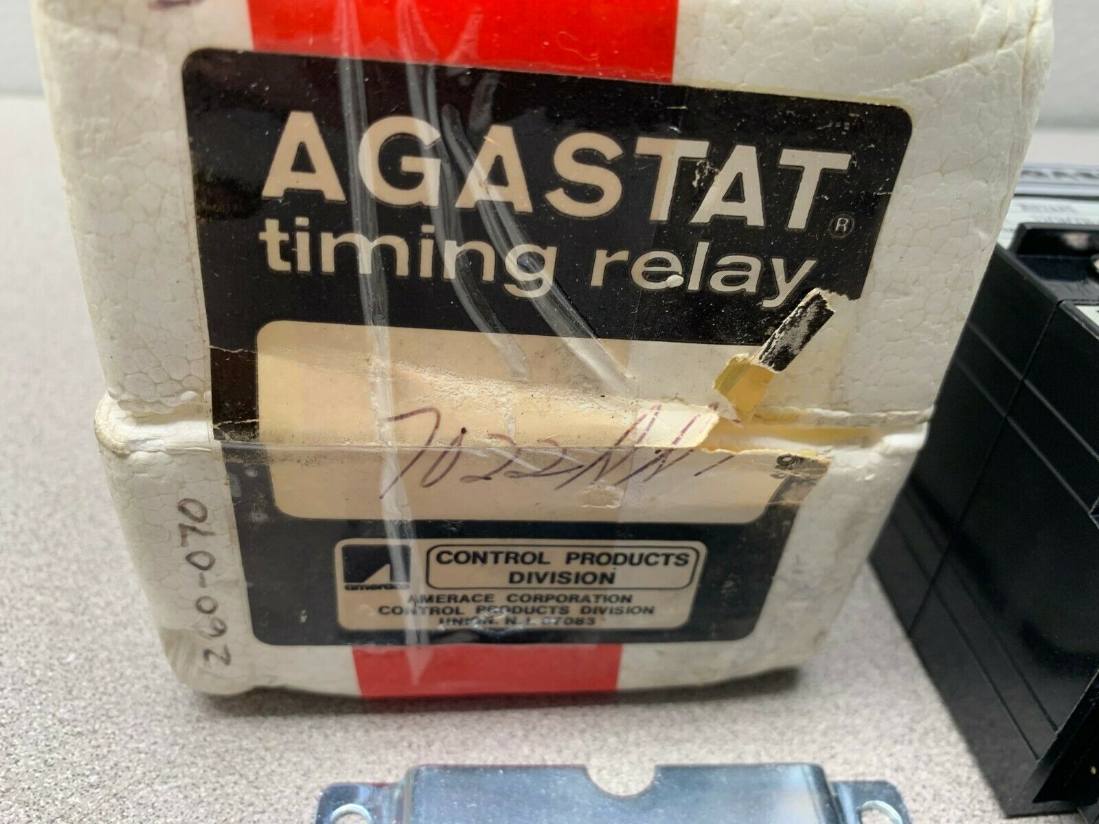 NEW IN BOX AGASTAT 120VAC TIMER .1-1 SEC. TIMING RELAY 7022AAT