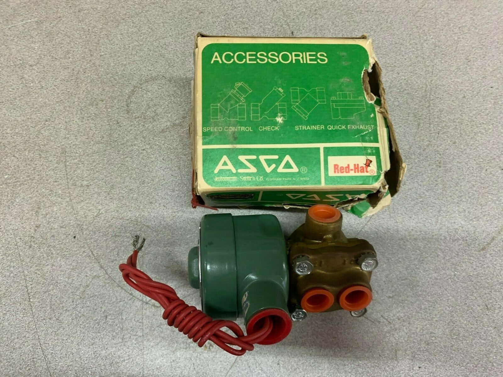 NEW IN BOX ASCO 120VAC. SOLENOID VALVE 8342B4