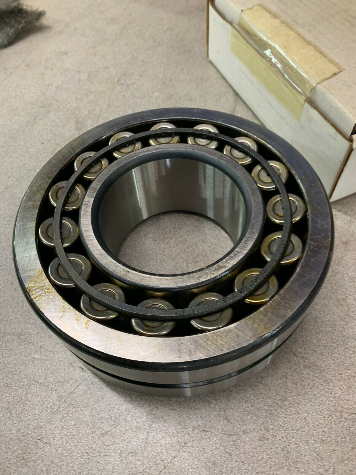 NEW SKF SPHERICAL ROLLER BEARING 22315 CCJAW33A15