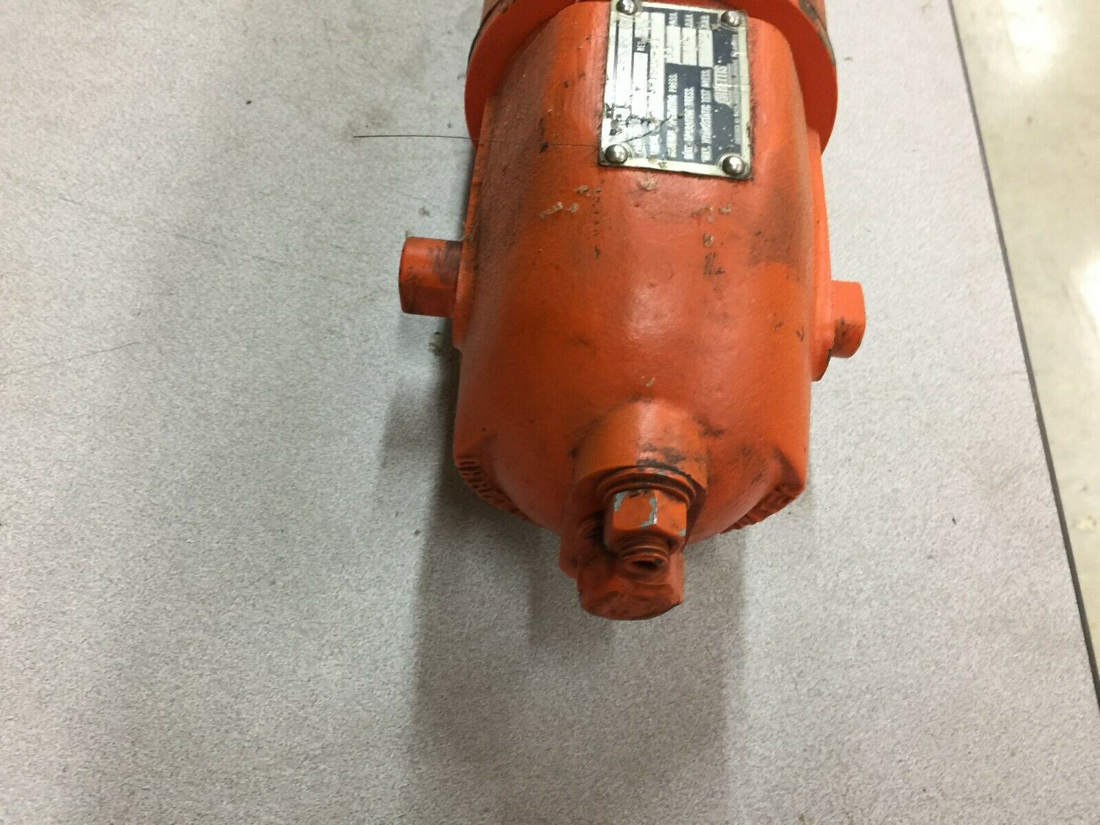 USED GH BETTIS PNEUMATIC SPRING RETURN  ROTORY ACTUATOR CB520-SR60