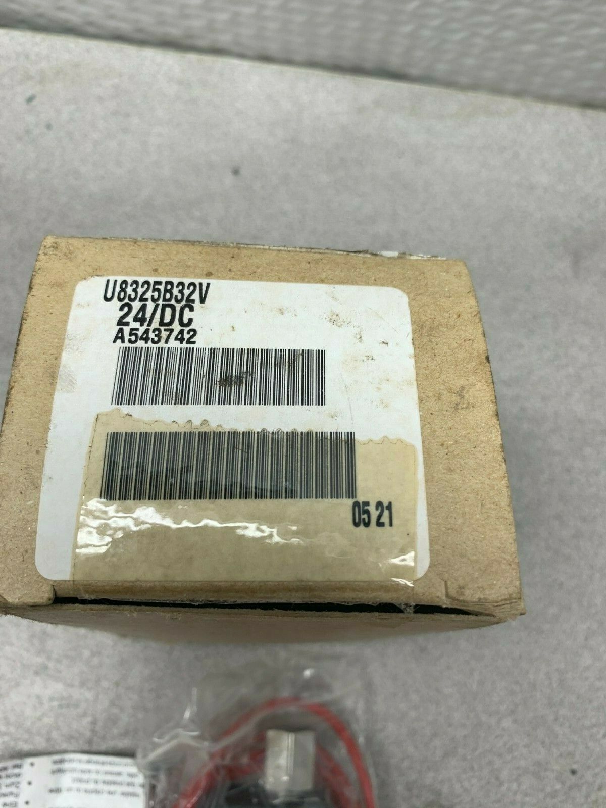 NEW IN BOX ASCO RED HAT SOLENOID VALVE 24VDC COIL U8325B32V