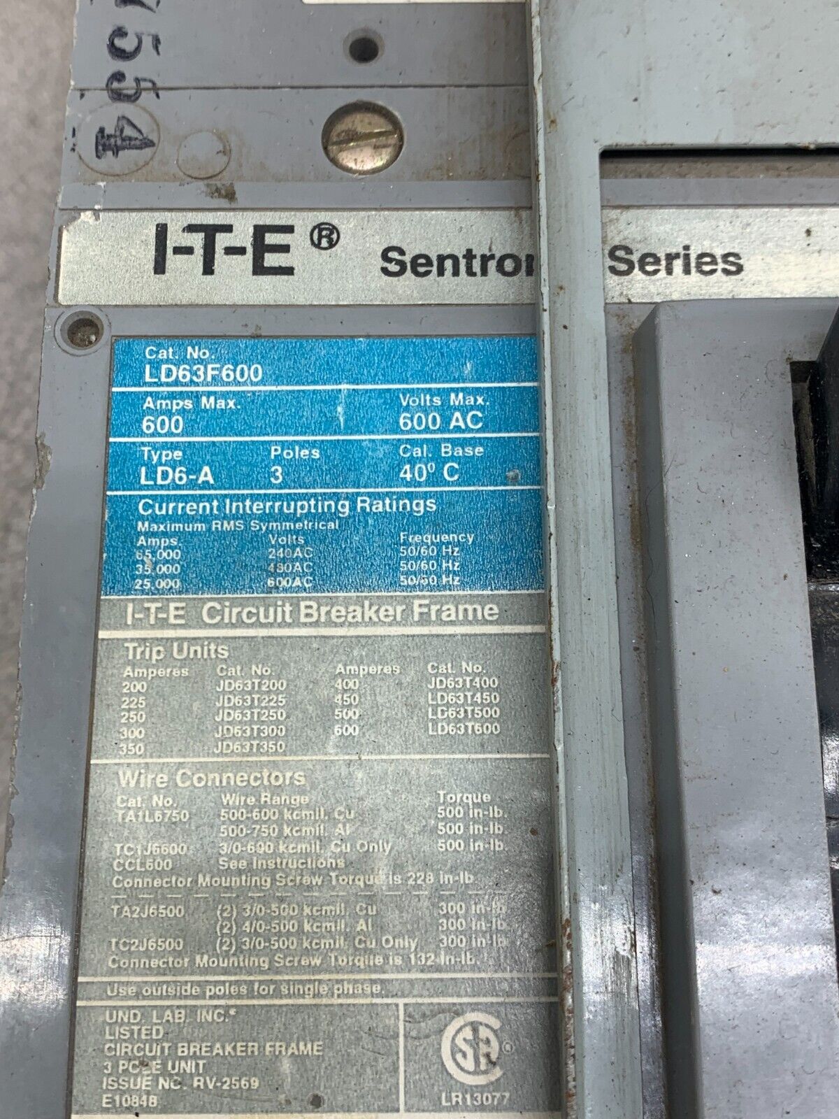 USED SIEMENS I-T-E- SENTRON 3 POLE 600AMP CIRCUIT BREAKER LD63F600