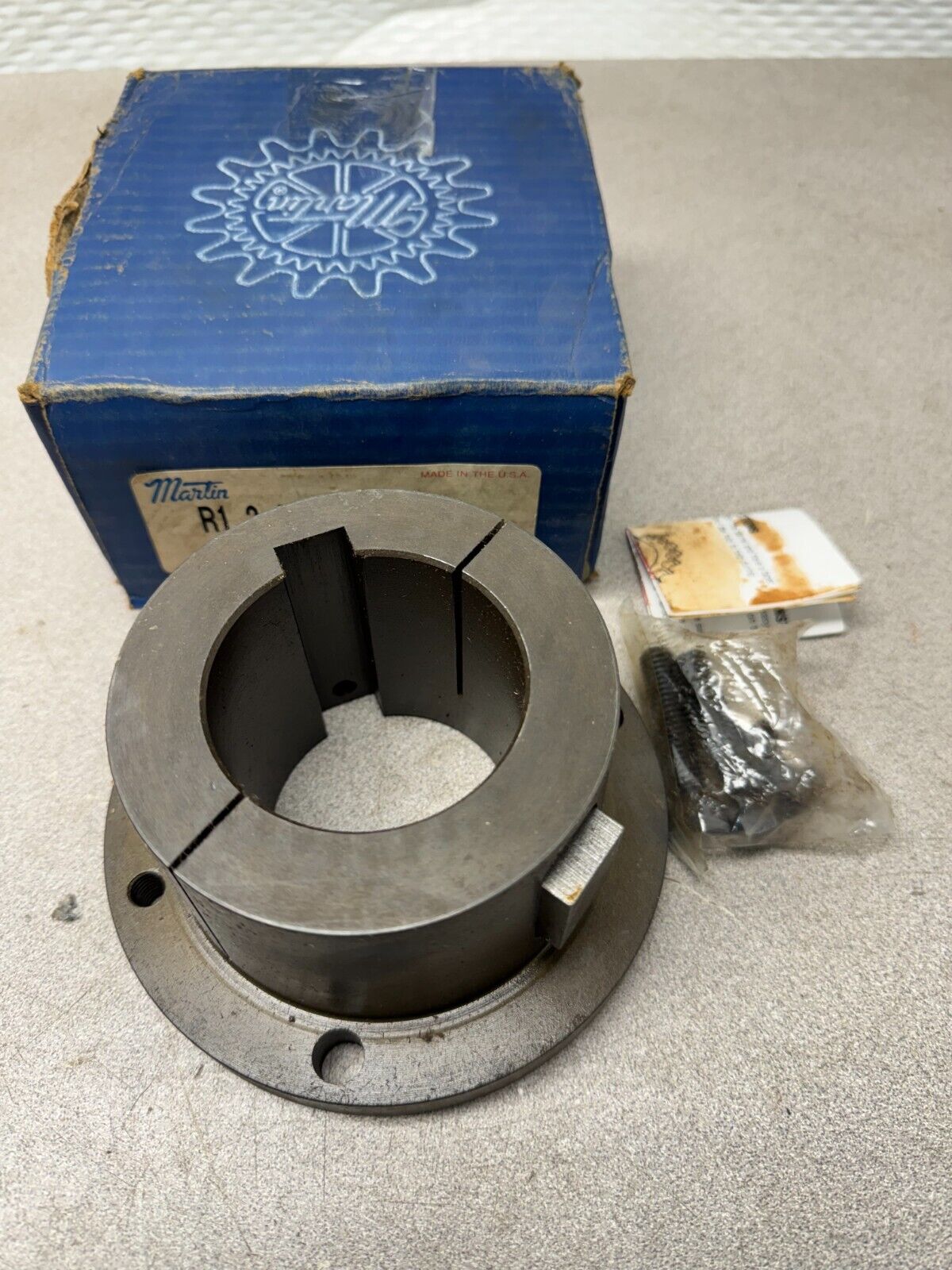 NEW IN BOX MARTIN SPLIT TAPER BUSHING R1 2 7/16