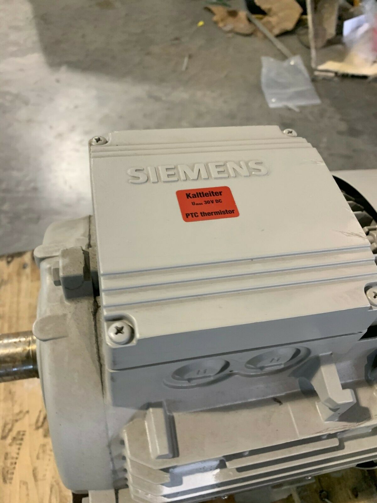 NEW NO BOX SIEMENS 1760RPM MOTOR 1LA91304KA60-Z