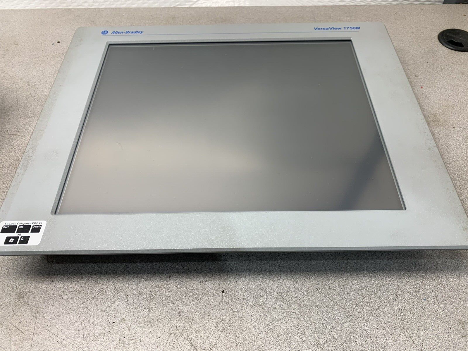 USED ALLEN-BRADLEY VERSAVIEW 1750M TOUCHSCREEN 6176M-17PT SERIES B