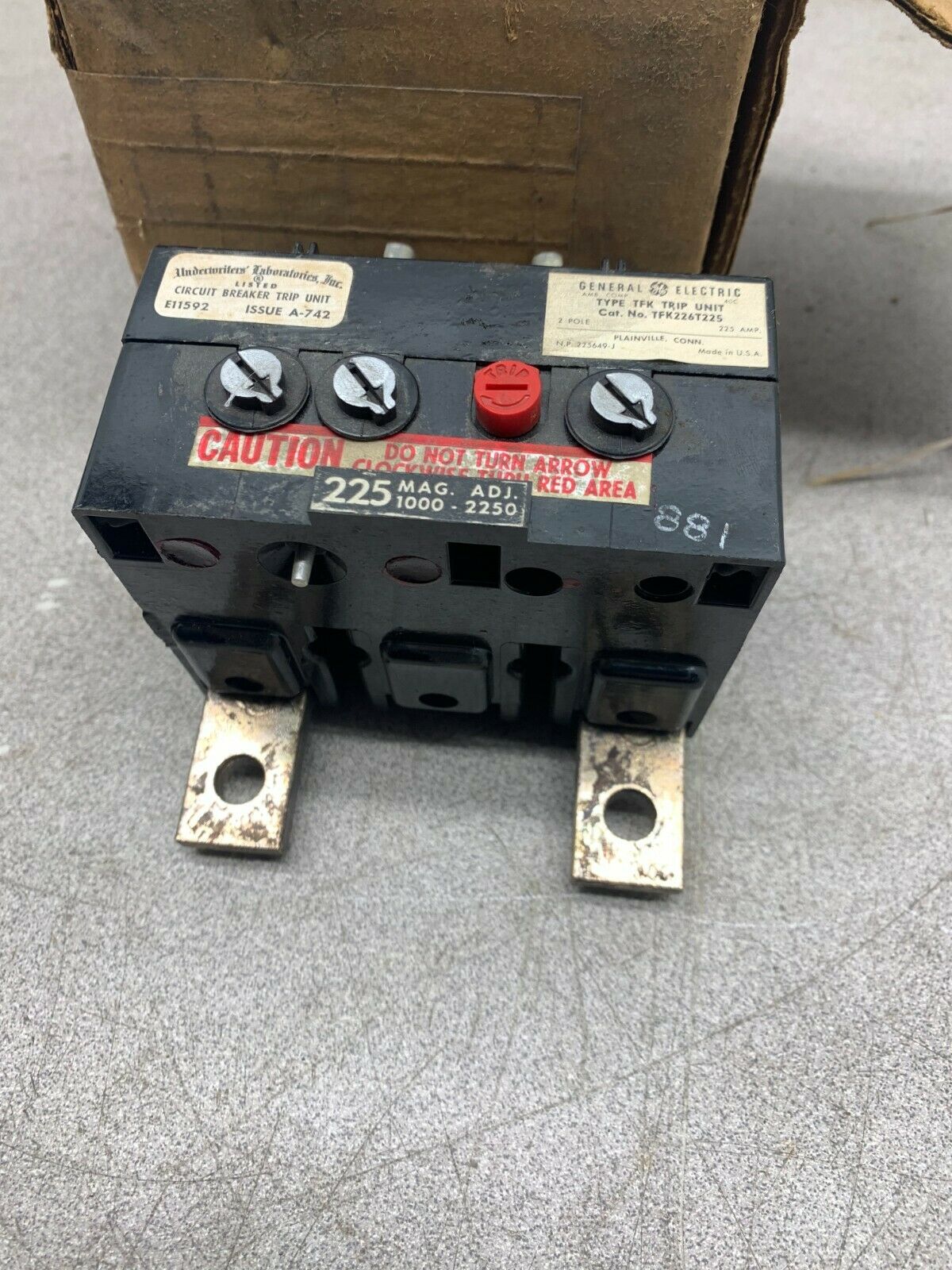 NEW IN BOX GENERAL ELECTRIC 2 POLE 225AMP CIRCUIT BREAKER TRIP UNIT TFK226T225