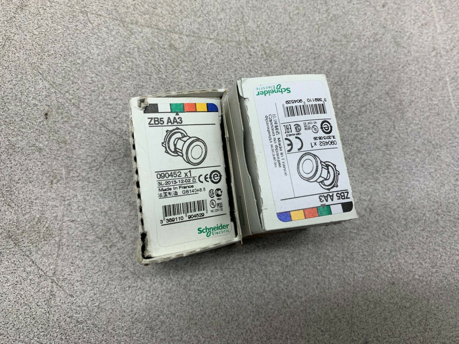 LOT OF 2 NEW IN BOX SCHNEIDER ELECTRIC PUSHBUTTON HEAD ZB5 AA3