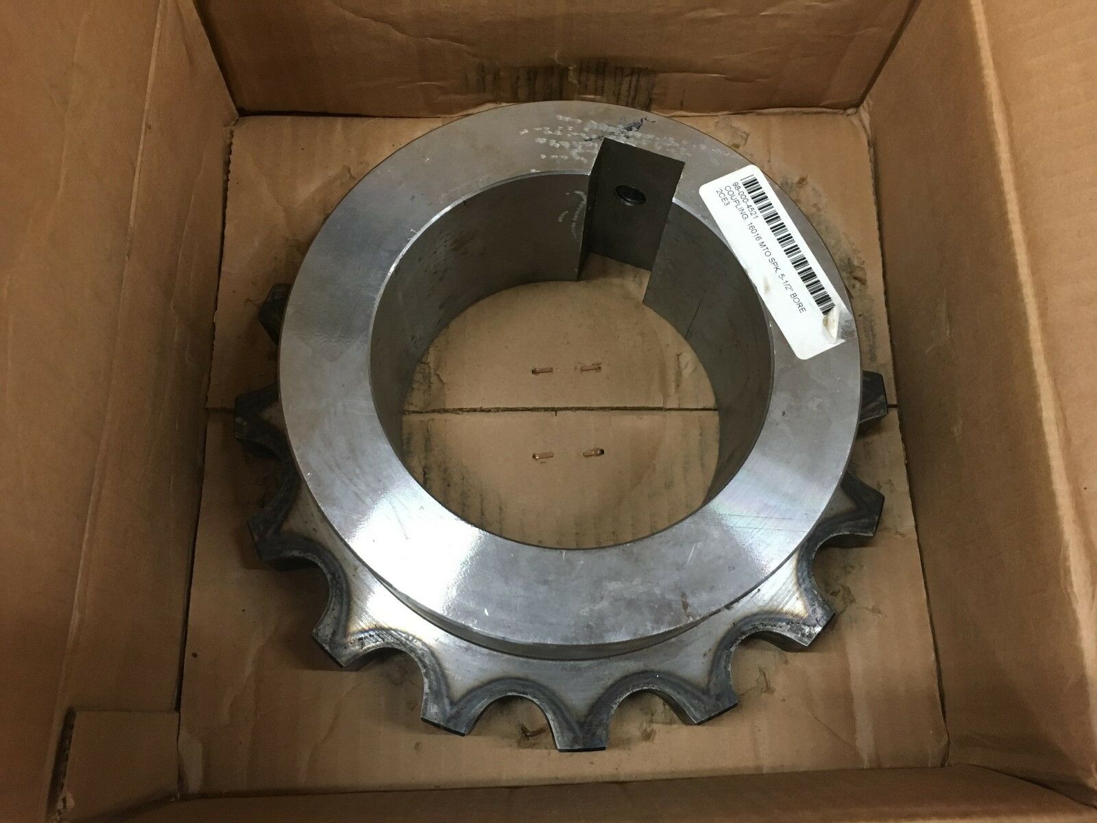 NEW IN BOX MARTIN 5-1/2" BORE COUPLING 16016 MTO SPROCKET