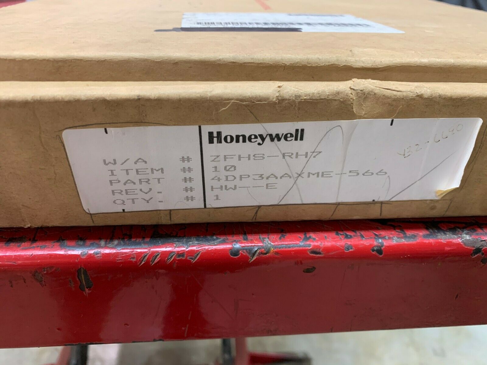 NEW IN BOX HONEYWELL 51303224 CIRCUIT BOARD 4DP3AAXME566 E