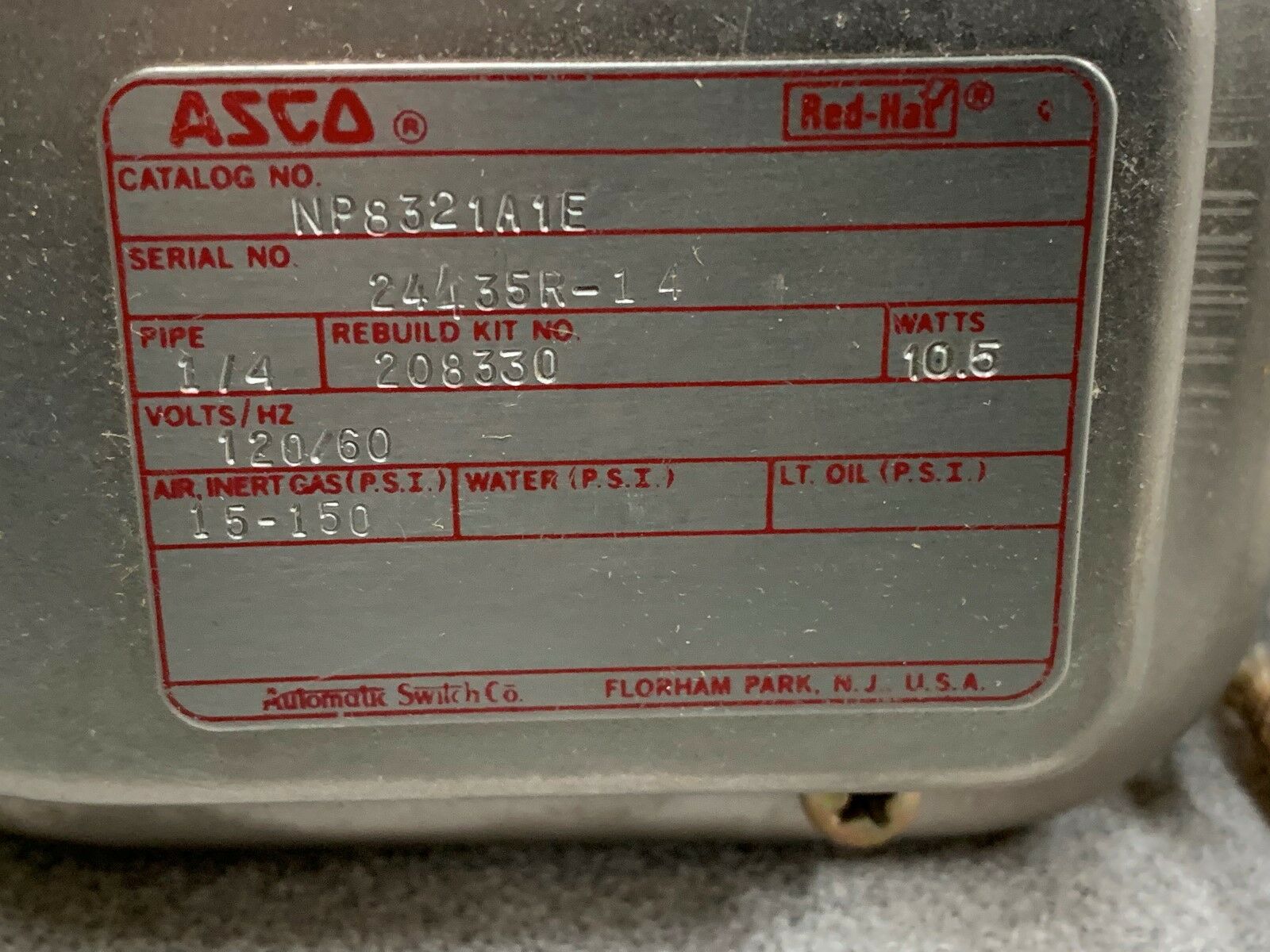 NEW IN BOX ASCO RED HAT SOLENOID VALVE 1/4" PIPE SIZE NP8321A1E