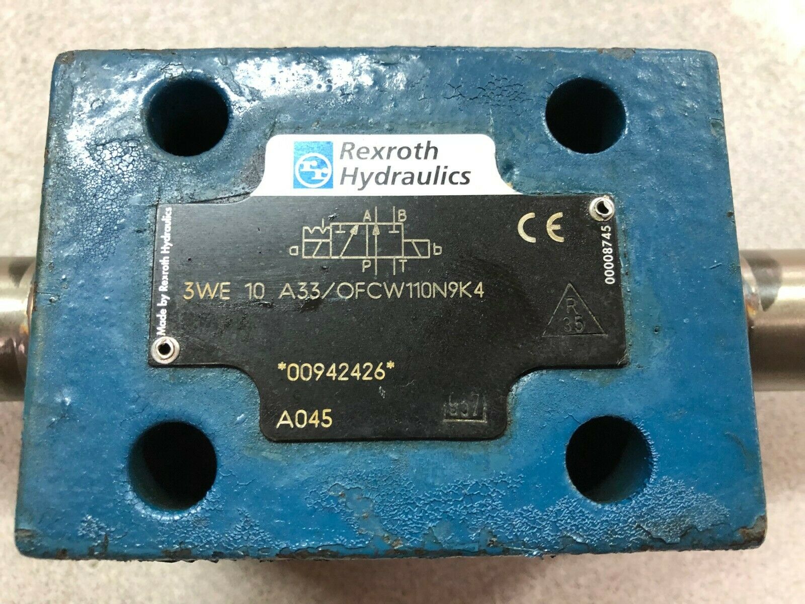 USED REXROTH HYDRAULIC VALVE 3WE 10 A33/OFCW110N9K4 *NO COILS*